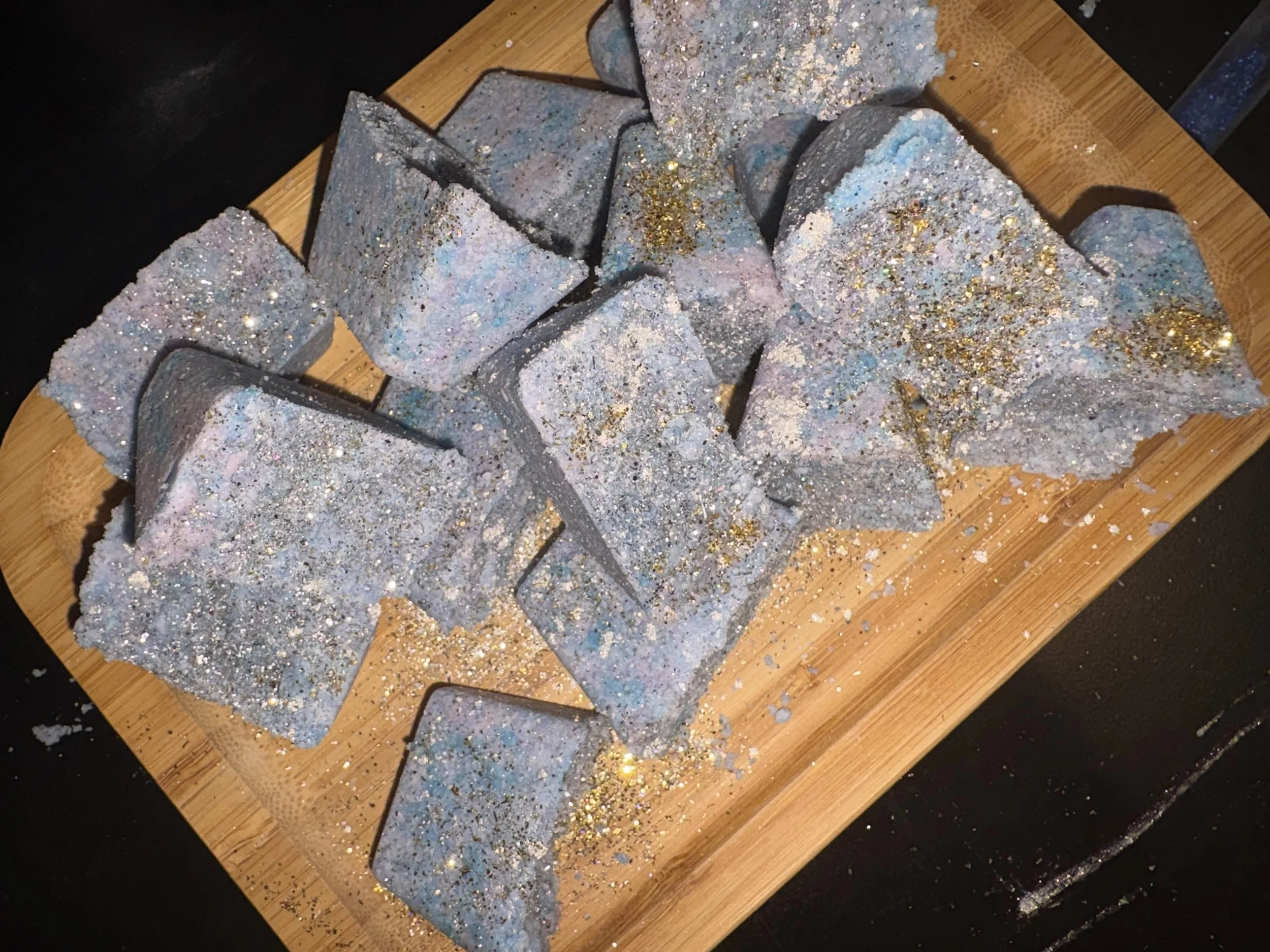 Intergalactic Honeysuckle Bath Bombs - 4 Pack