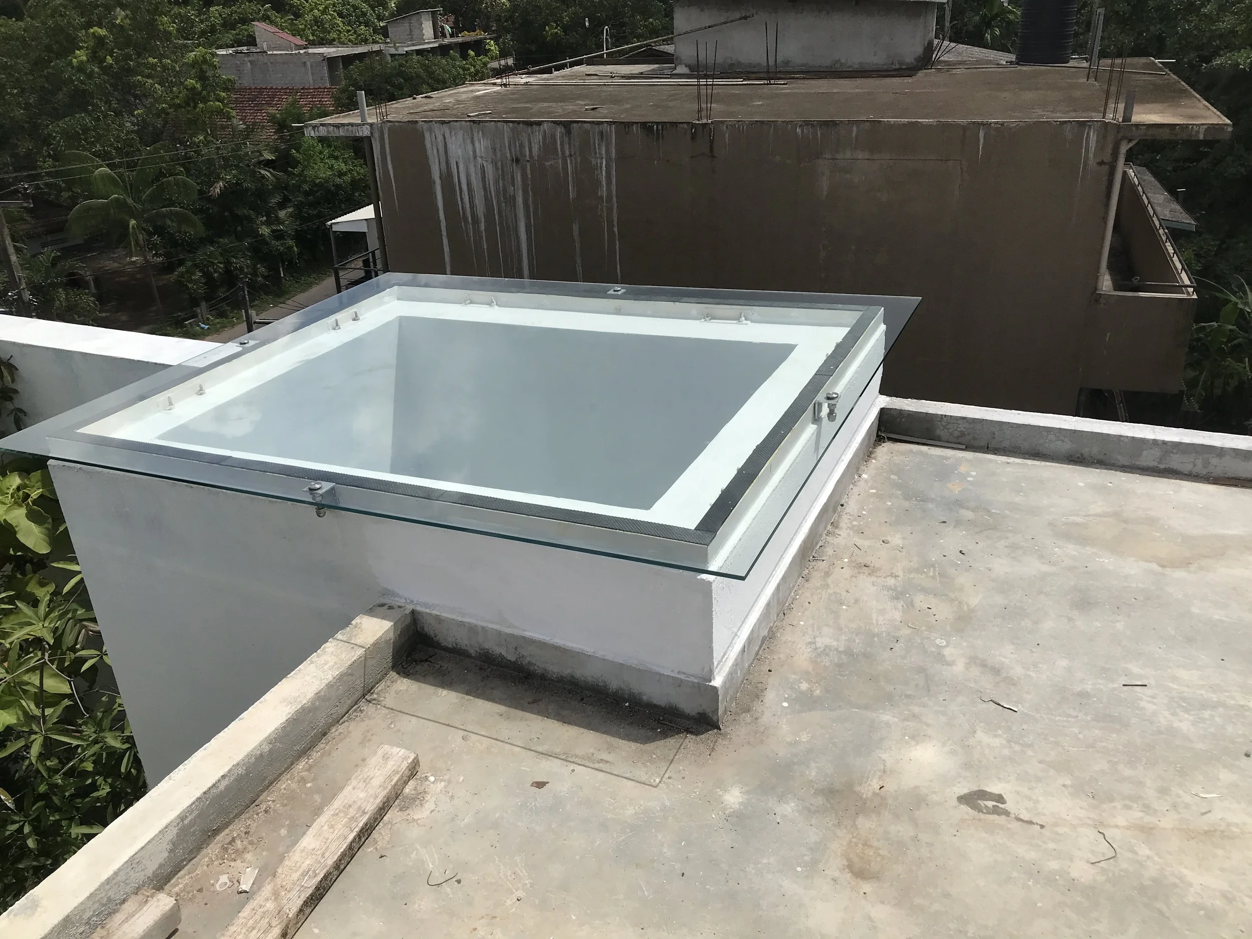 8mm Thick clear tempered glass skylight with a special fixing method using stainless steel fixed bolts