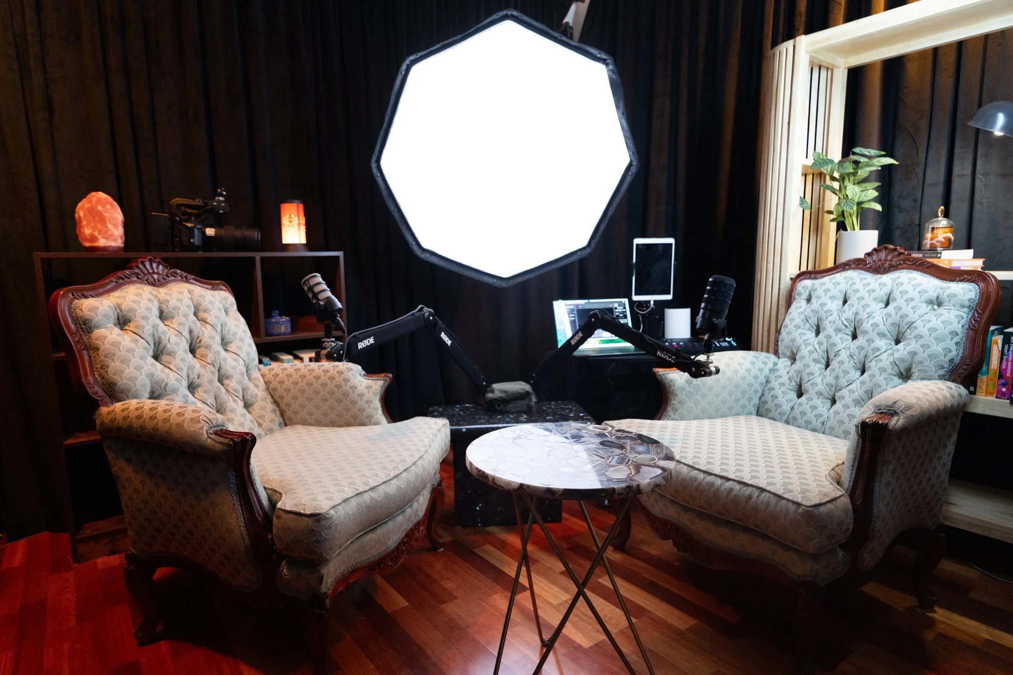 A podcast rental studio with vintage furniture