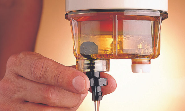 Dépannage Moteur bateau - Détecter l'eau dans le carburant