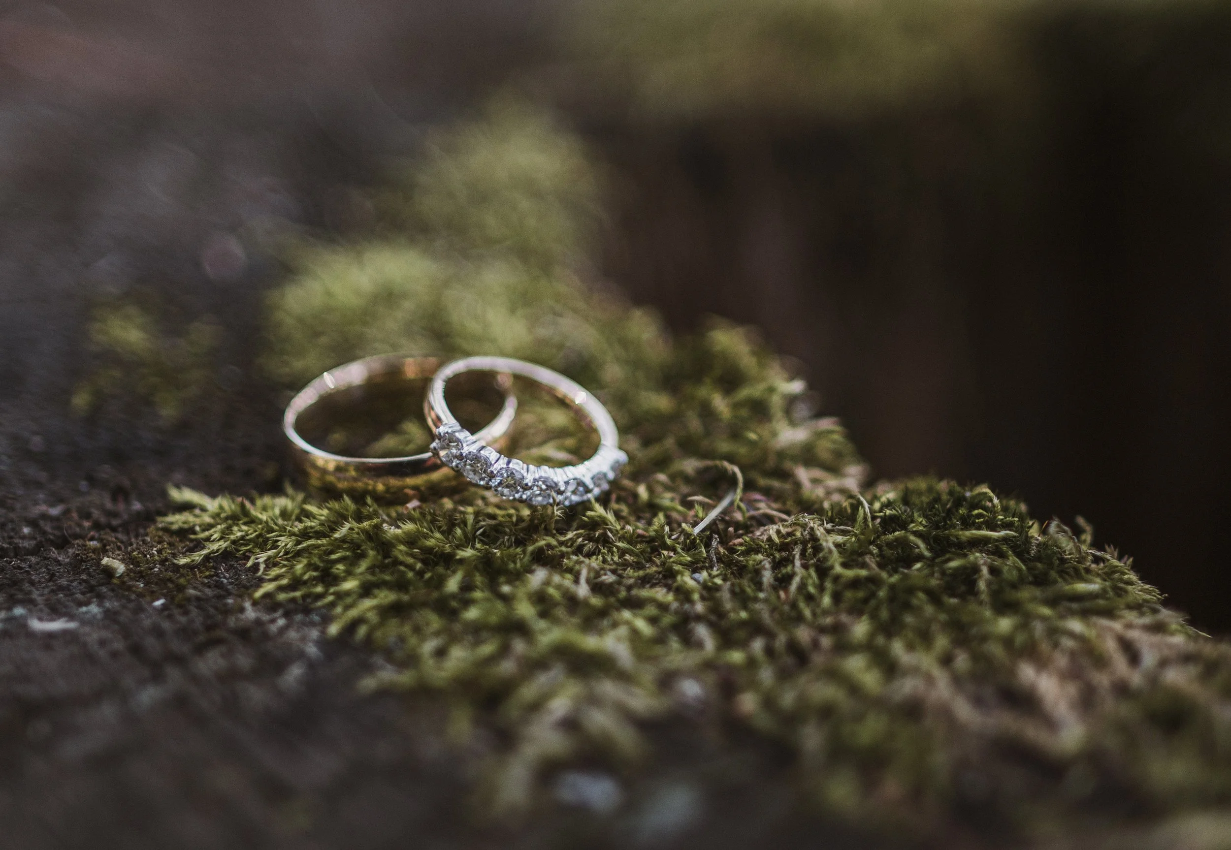 Chris-Bennett-Photography-wedding-rings.jpg