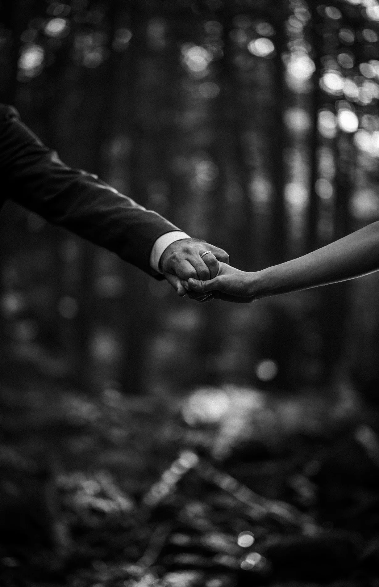 chris-bennett-photography-holding-hands copy.jpg