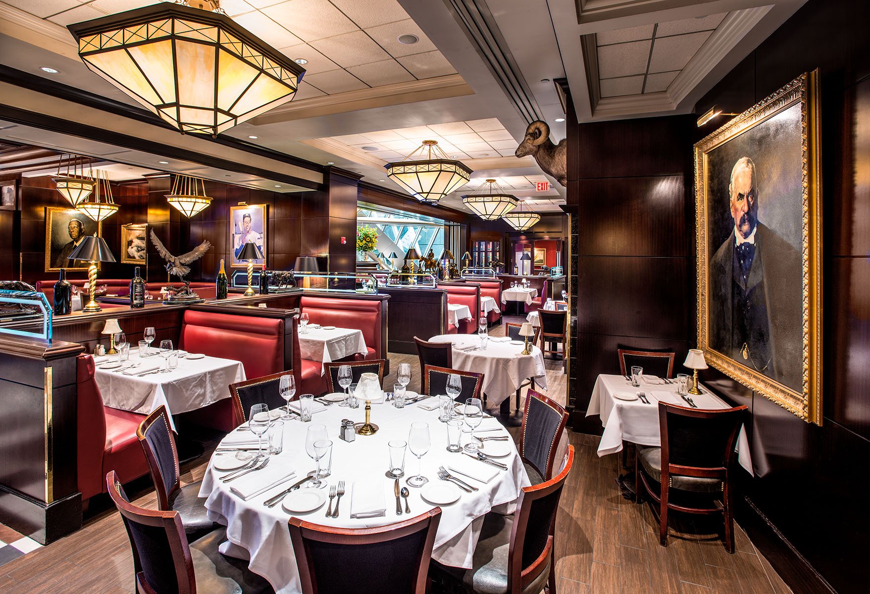 Capital Grille - Chrysler Trylons, New York