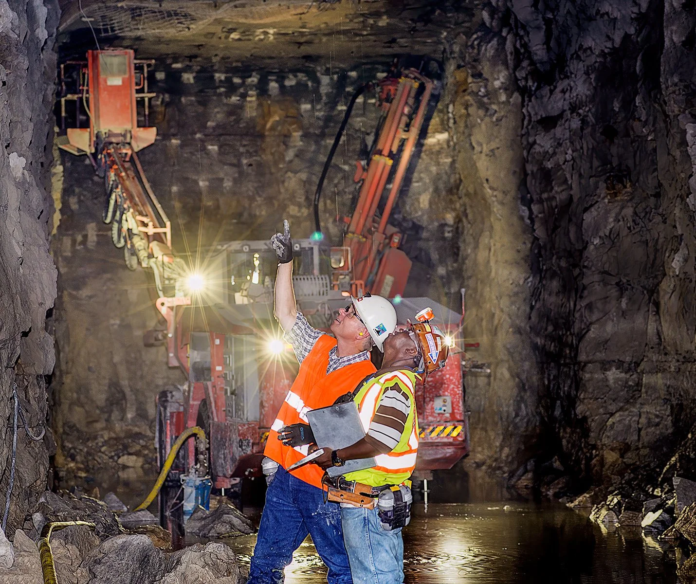 Tunnel Blasting Charge Setting