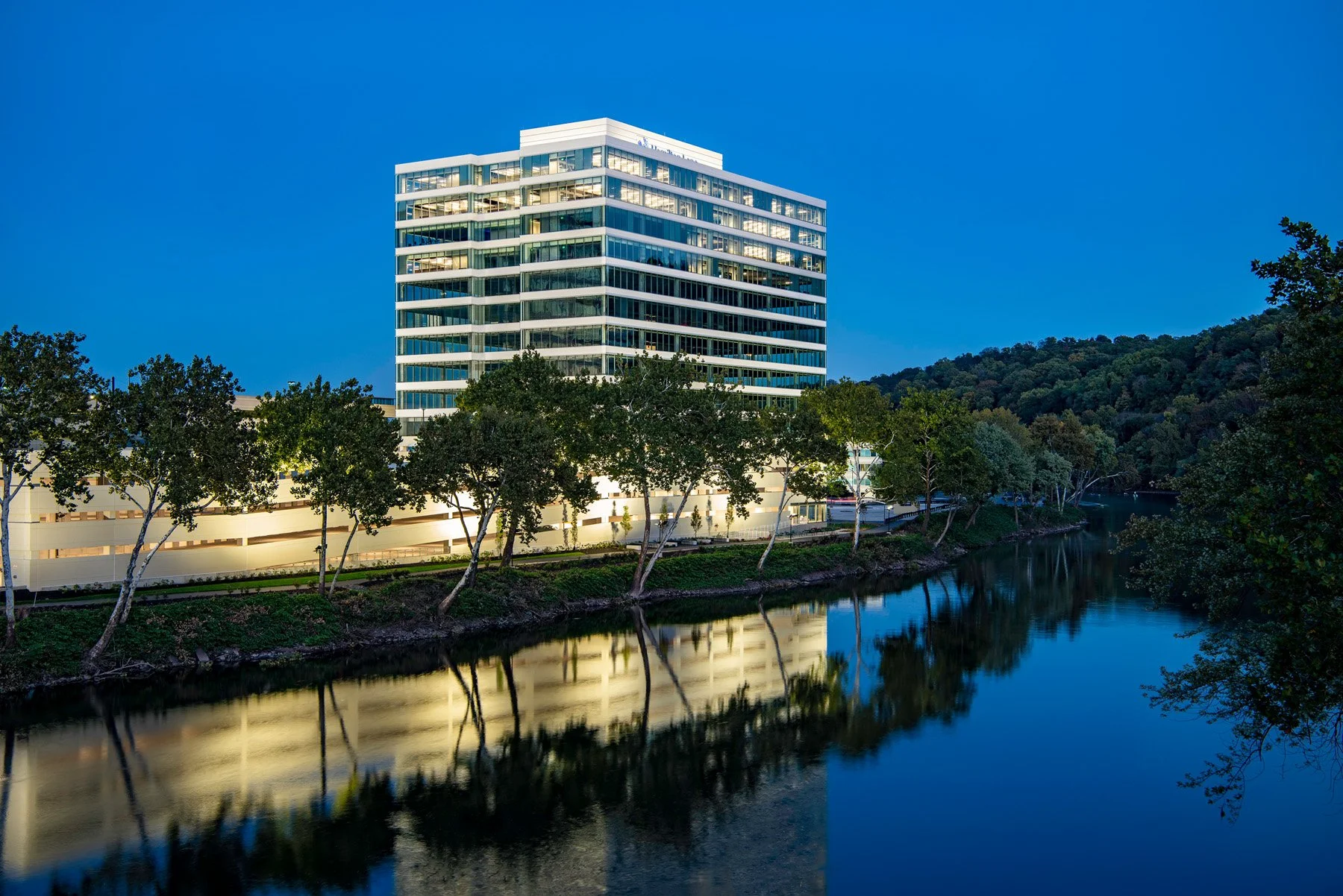 Riverside Office Tower at Dusk © David Fonda.jpg