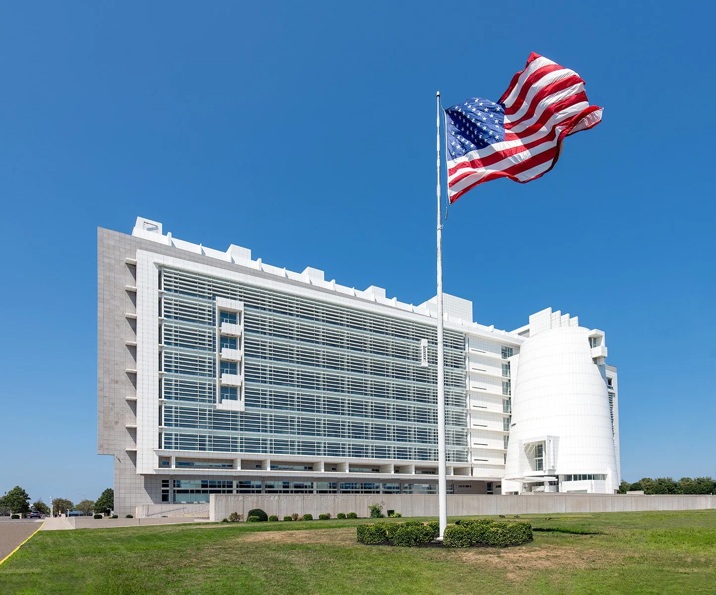 Alfonse D'Amato U. S. Courthouse, Islip