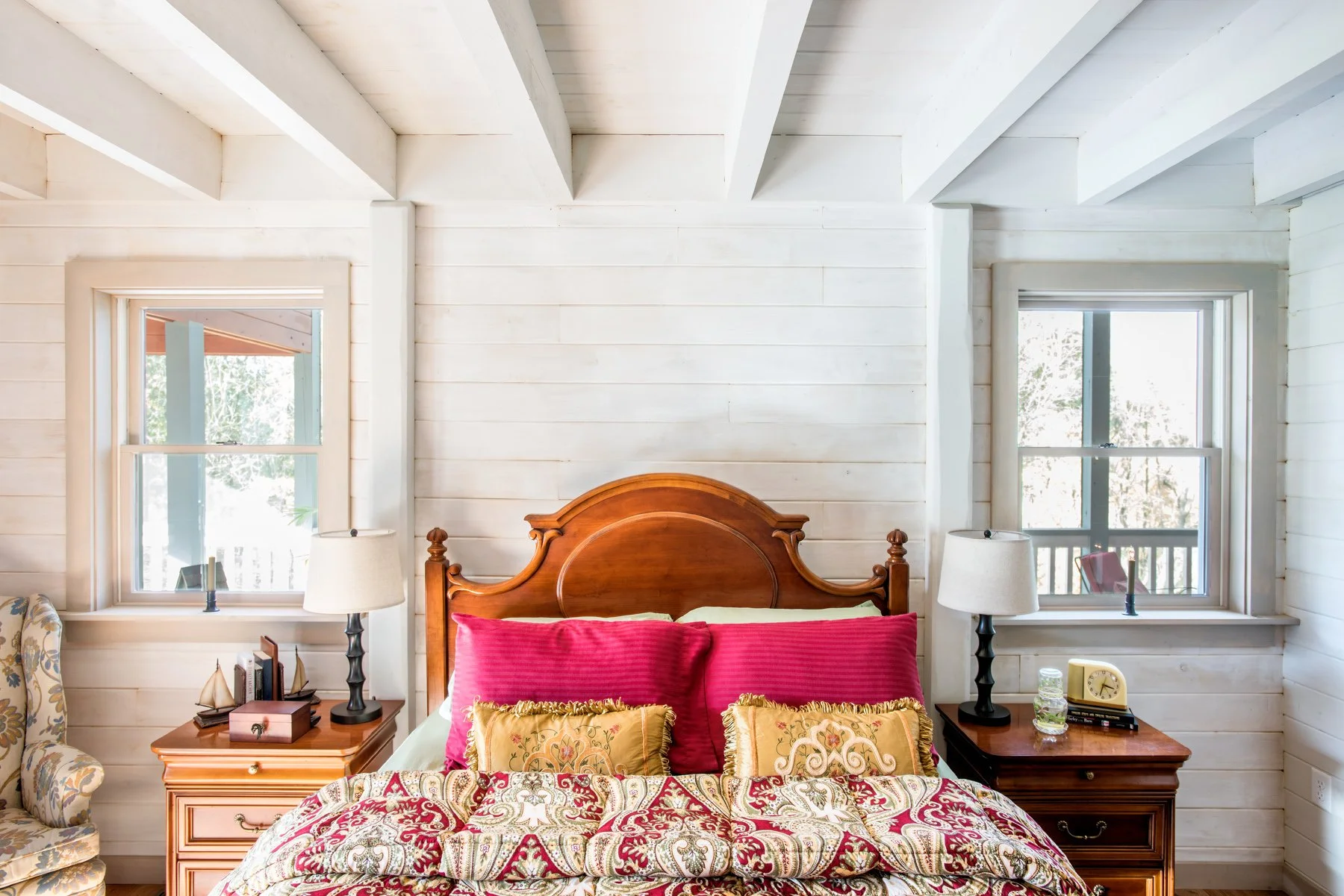 Bedroom, Arbor Wall Cedar Log Home