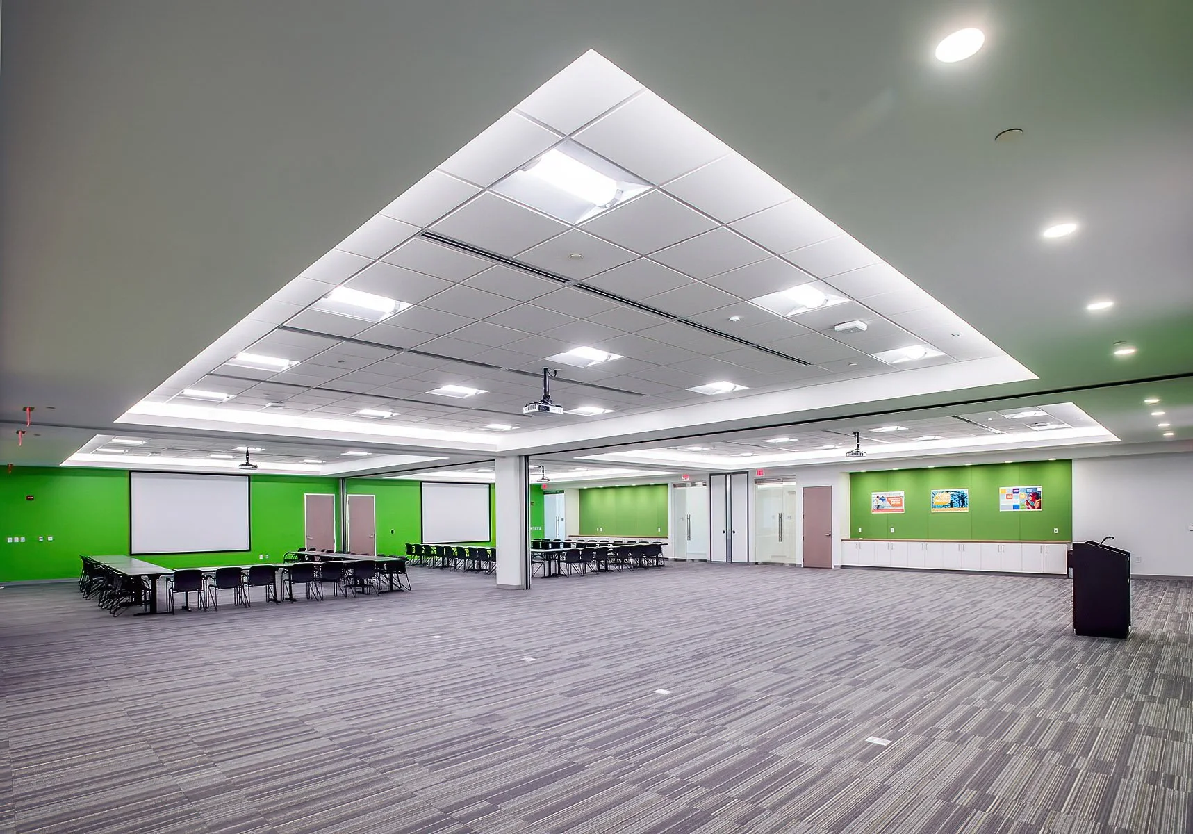 Main Meeting RoomCorporate Training Center © David Fonda.jpg