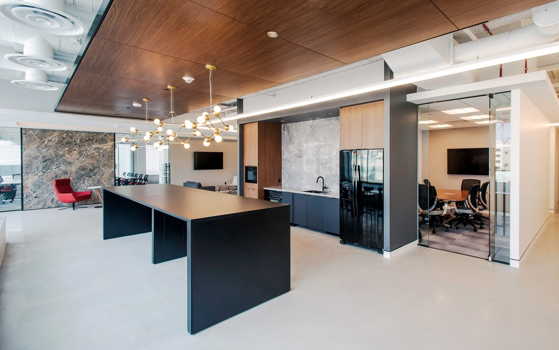 Office Tower Meeting Center © David Fonda.jpg