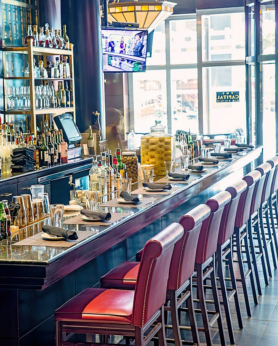 Capital Grille Bar - Chrysler Trylons, New York