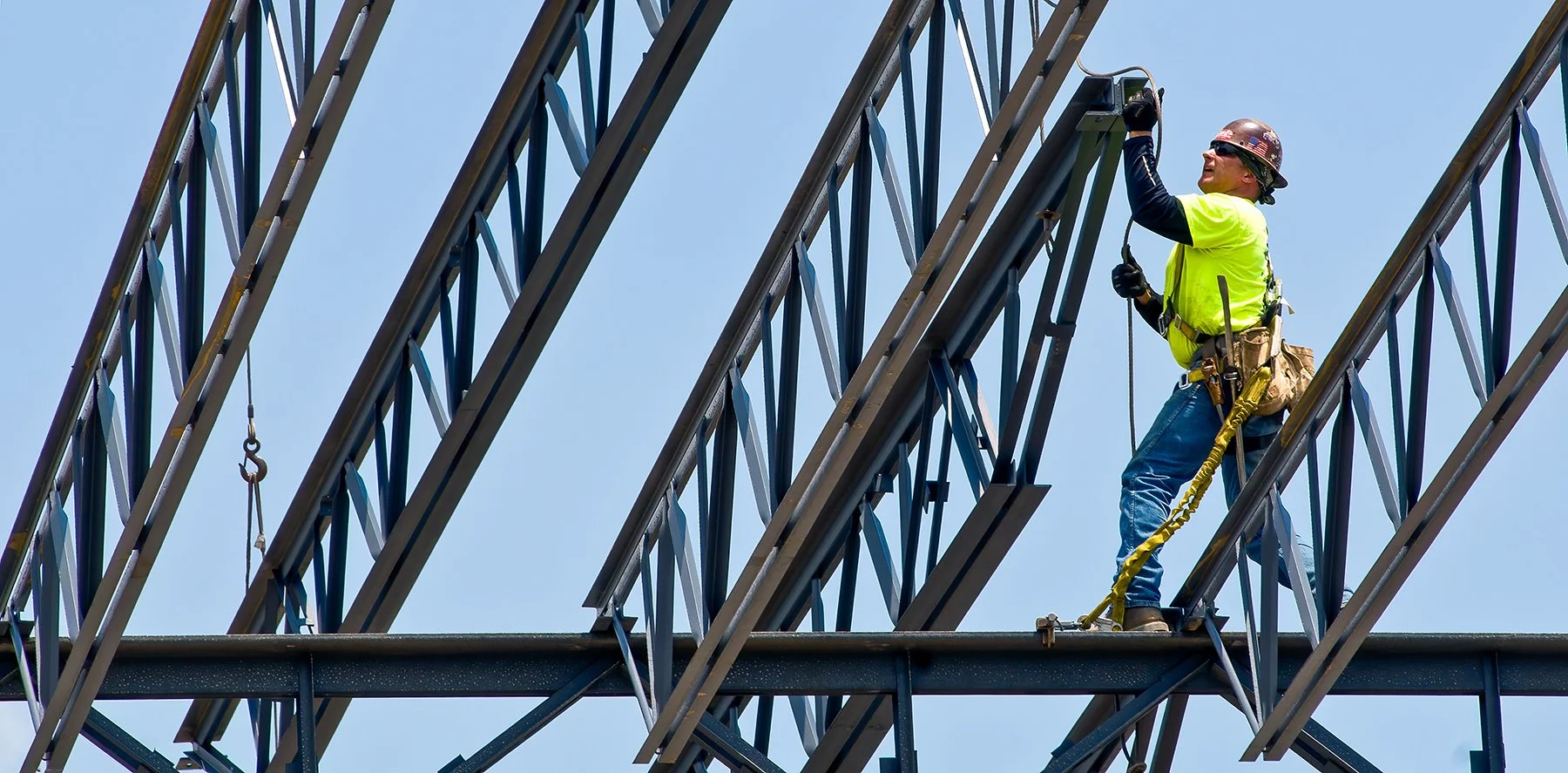 Roof Truss Placement - Warehouse Construction