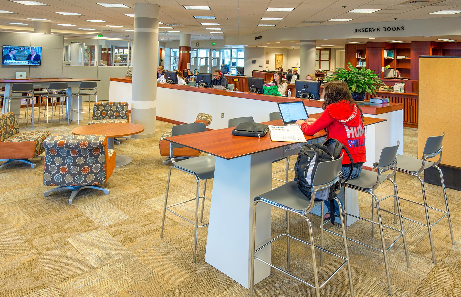 Work Desk - Gabriele Library, Immaculata University © David Fonda.jpg