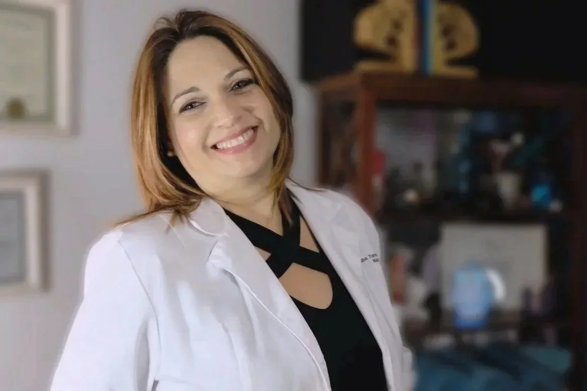 Naturopata Elba Torres sonriendo