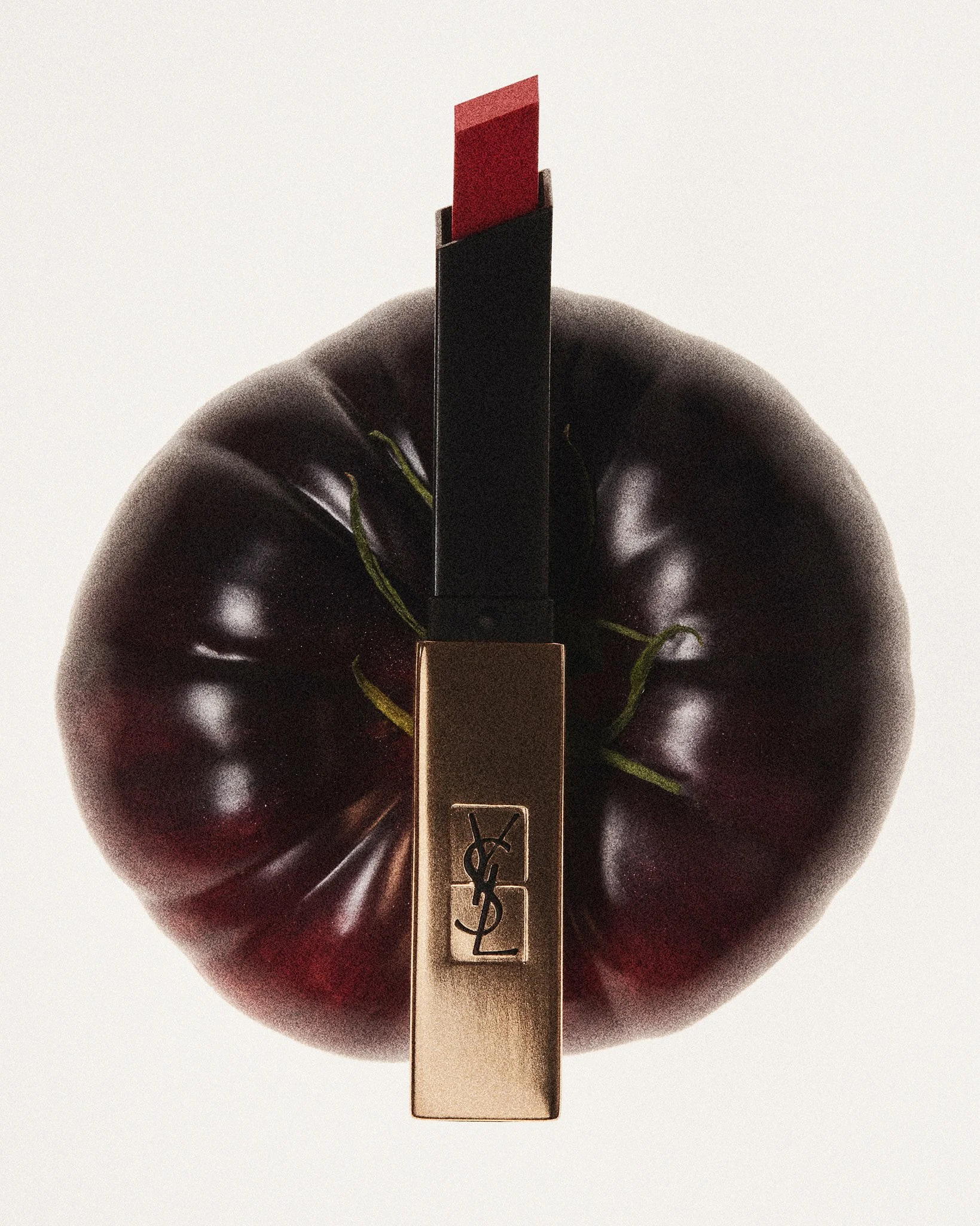 R26_PINTALABIOS_TOMATE_4X5.jpg
