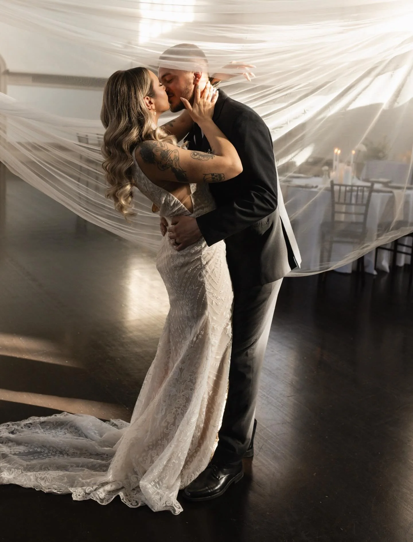 Wrapped in love and light ✨

@harroeastballroom 
@blooms_bydoemadedesigns
@charliej.photo
@hair.bystevi
@dolled_bydomii
@captivative_creations
@minimal_zephyrco
@babycakesroc
@jaelandcomobilebartending
@houseofbridalllc