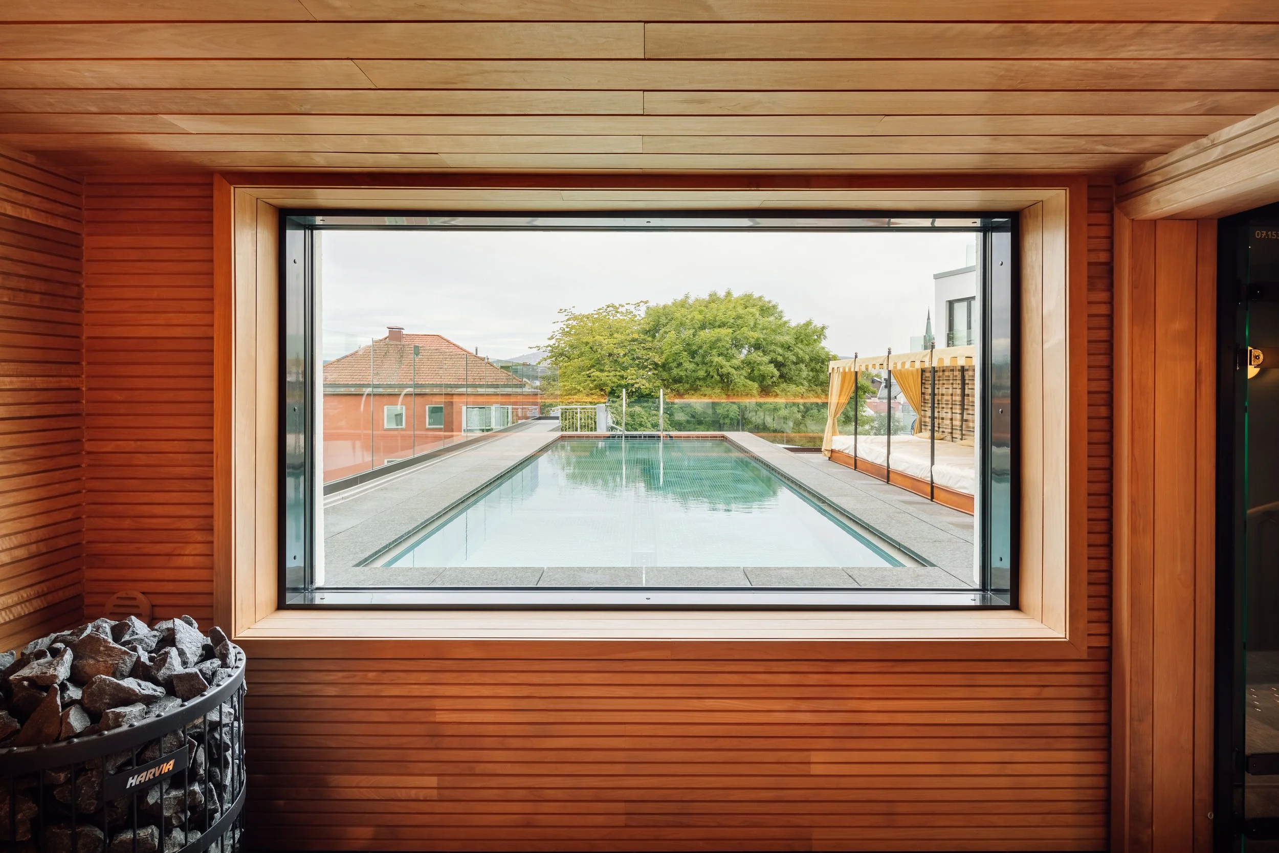 Francisco Nogueira - Rooftop pool & sauna3.jpg