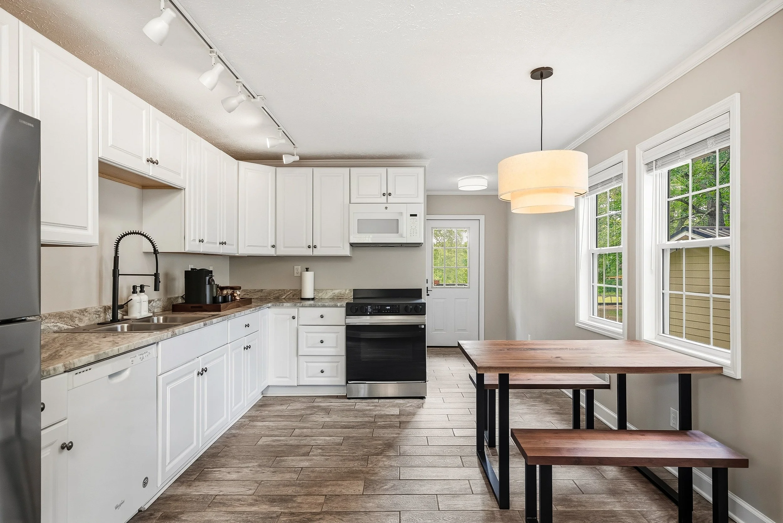 Full-size eat in kitchen with all the amenities you need to make a memorable meal.