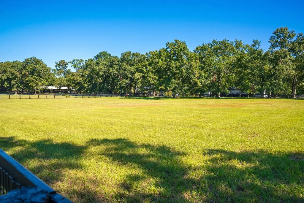 Cottage Pasture - Medium sized 1 acre-plus pasture with bermuda.