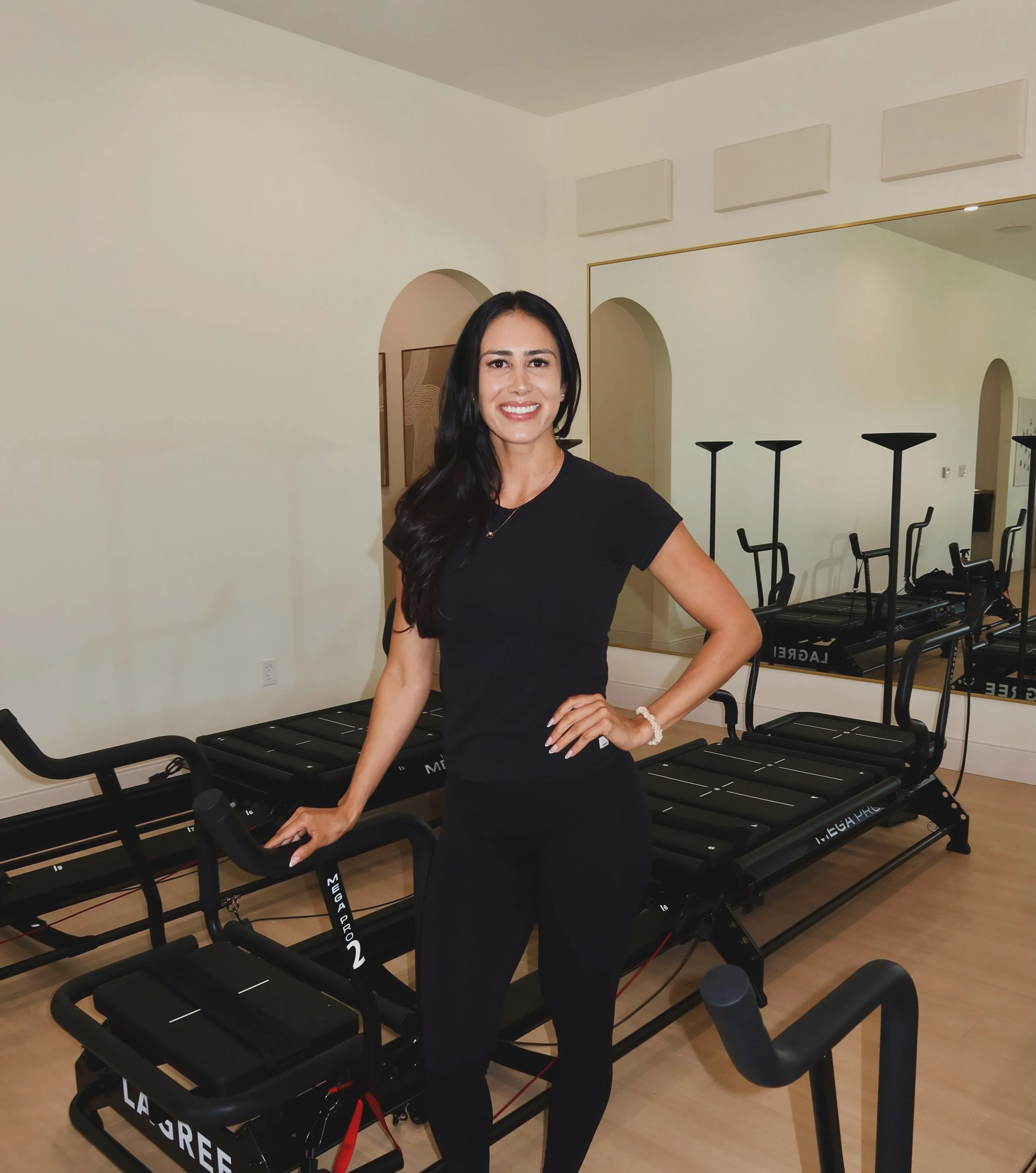 MEET ELIZABETH ✨

Elizabeth has been teaching Lagree since 2023 and loves how it builds strength, control, and confidence. A former collegiate soccer player at Angelo State University and a Physician Assistant, she brings a strong appreciation for mo