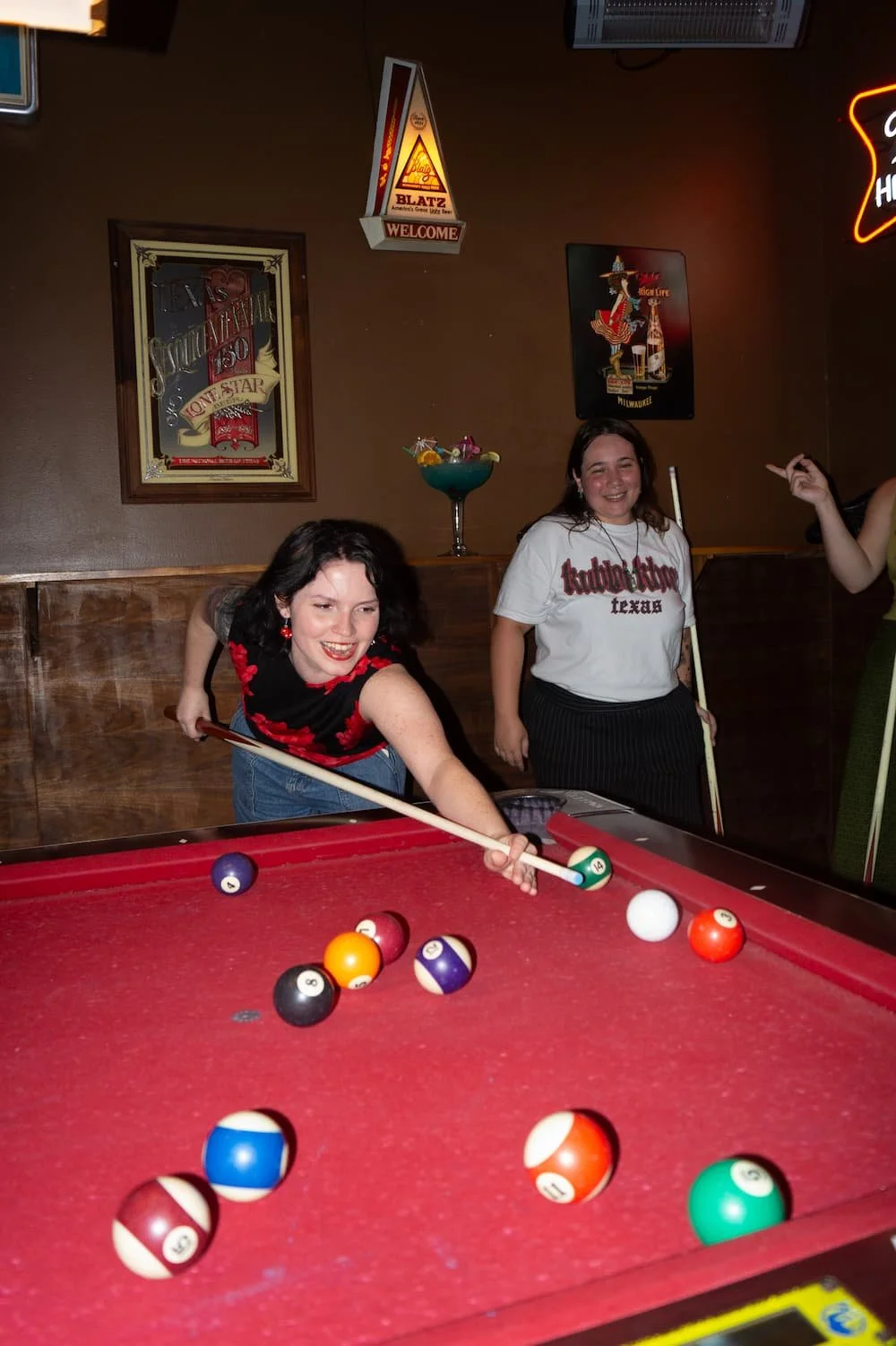 sapphics-pool-table-bustys.jpg
