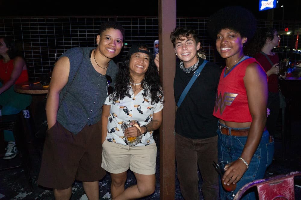 wlw-hangout-bustys-bar.jpg