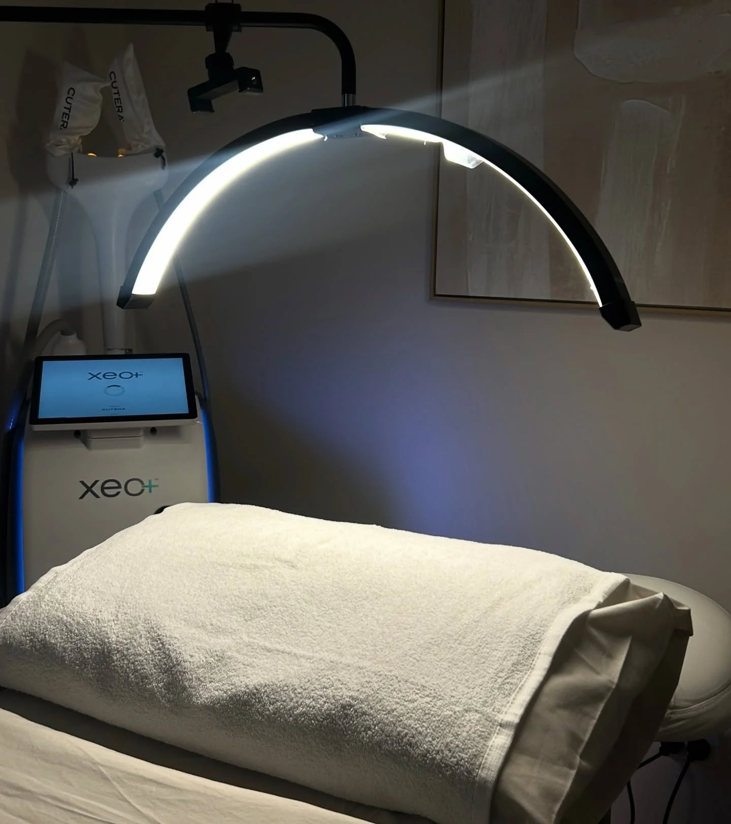 In need of a refresh ?  Book in with Faizah today for 20% off now! Limited time only 🫧