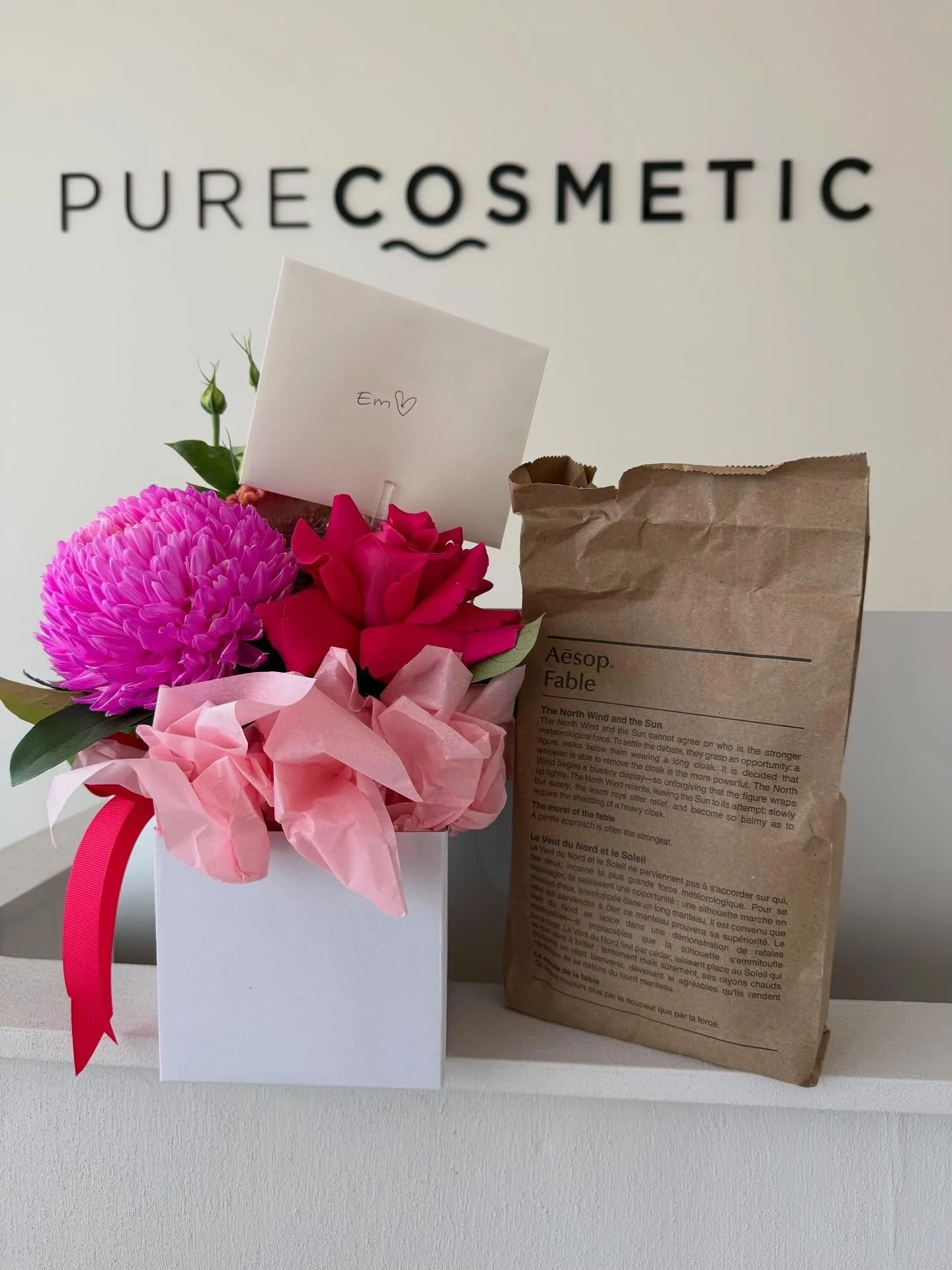 Today I was reminded again why I love what I do so deeply. 🤍

A beautiful client brought me the most gorgeous flowers today while going through a really difficult time herself, and I honestly felt so humbled receiving them.

Over the years I&rsquo;v