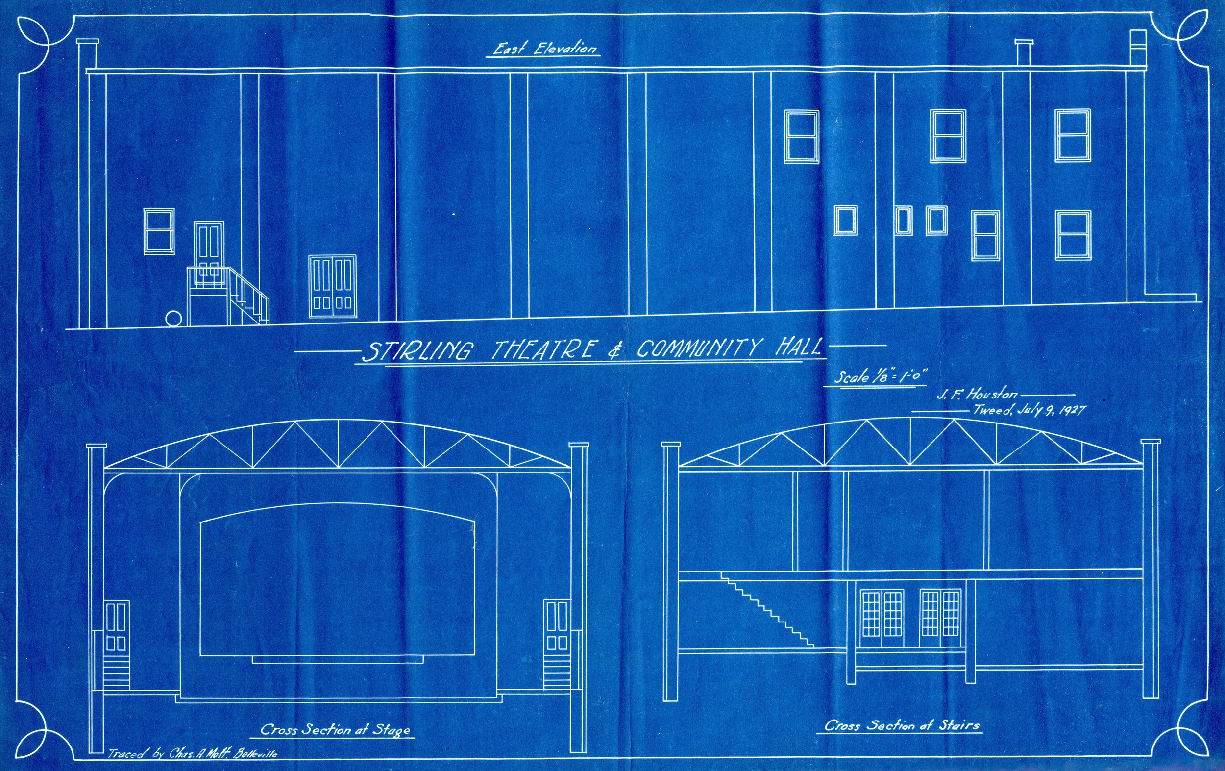 Blaue technische Zeichnung des Stirling Theatre & Community Hall, inklusive seitlicher Ansicht, Querschnitt des Bühnenbereichs und Treppenaufgang. Beschriftungen in Englisch, Datum 1927.