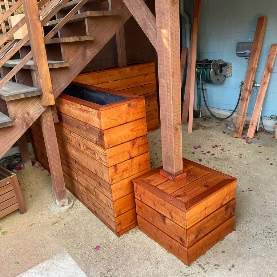 Custom Redwood Planters & Bench Seats 2/3