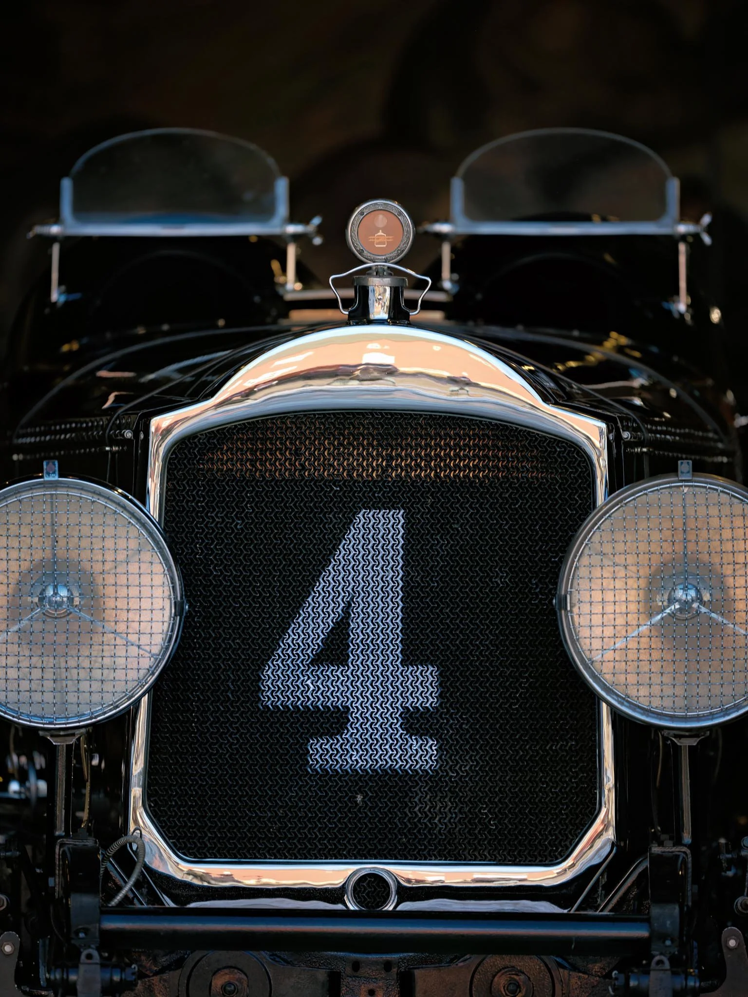The Speedster’s front grille bears its Race number, a quiet declaration of competitive intent and the romance of long-distance driving in the early days of American motoring.