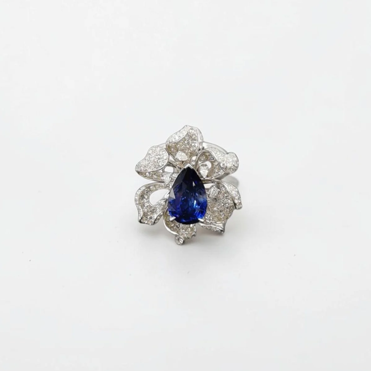 Madagascar Sapphire Diamond Ring