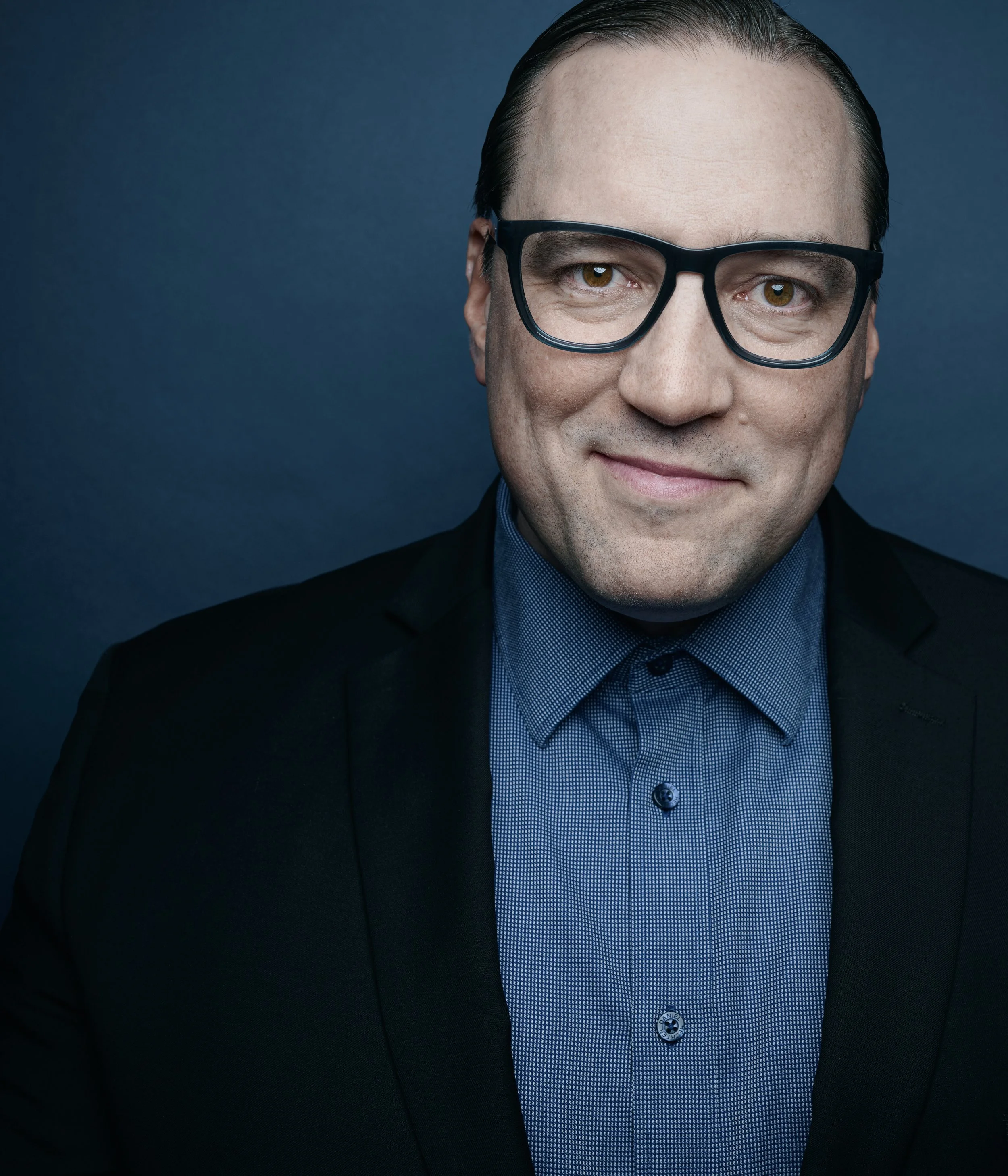 200f2-ottawa-headshot-photographer-Radoslaw Miksa 24 Jan 202624012-Print 4.jpg