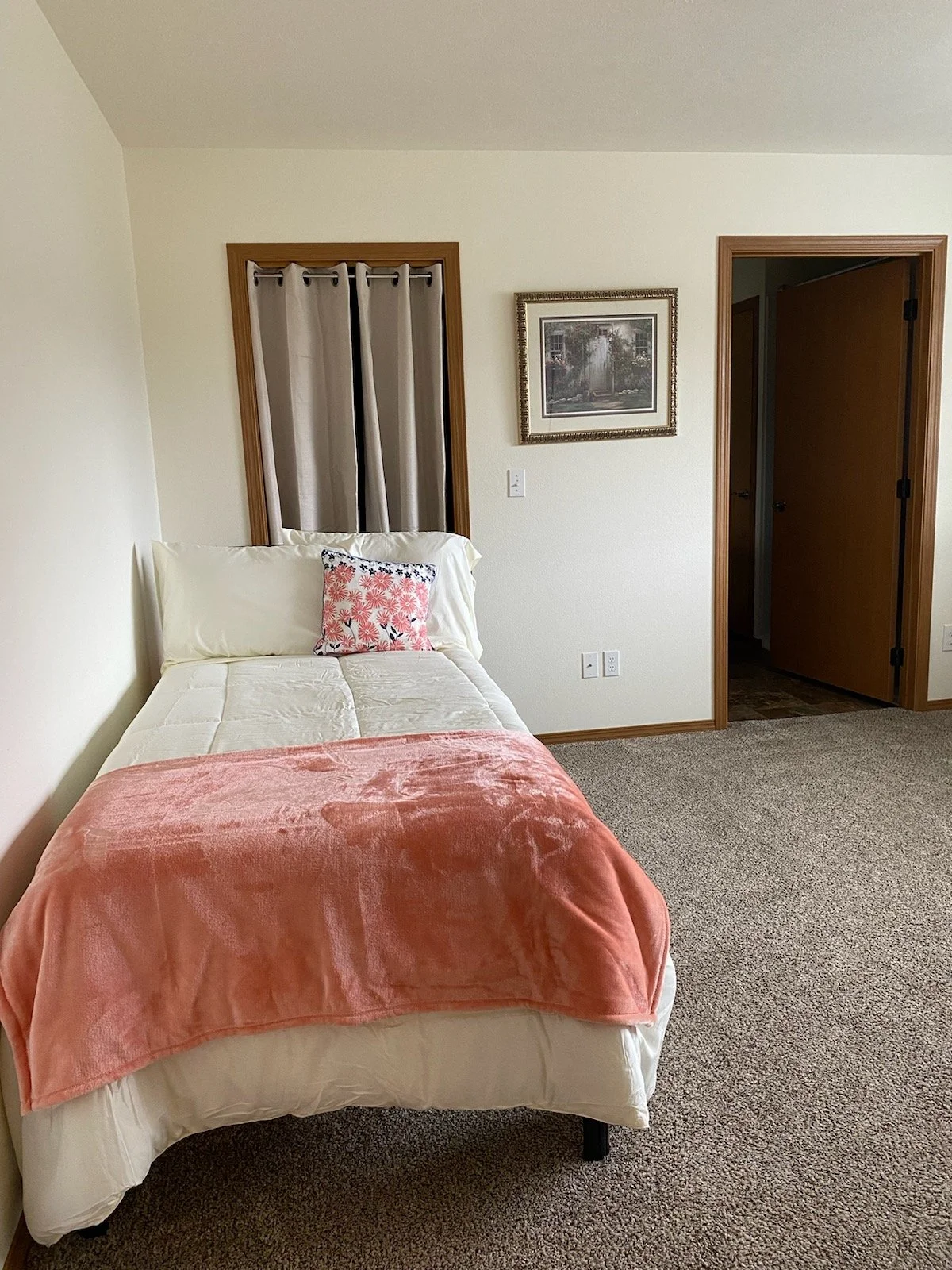 Shared Room | South Facing Window