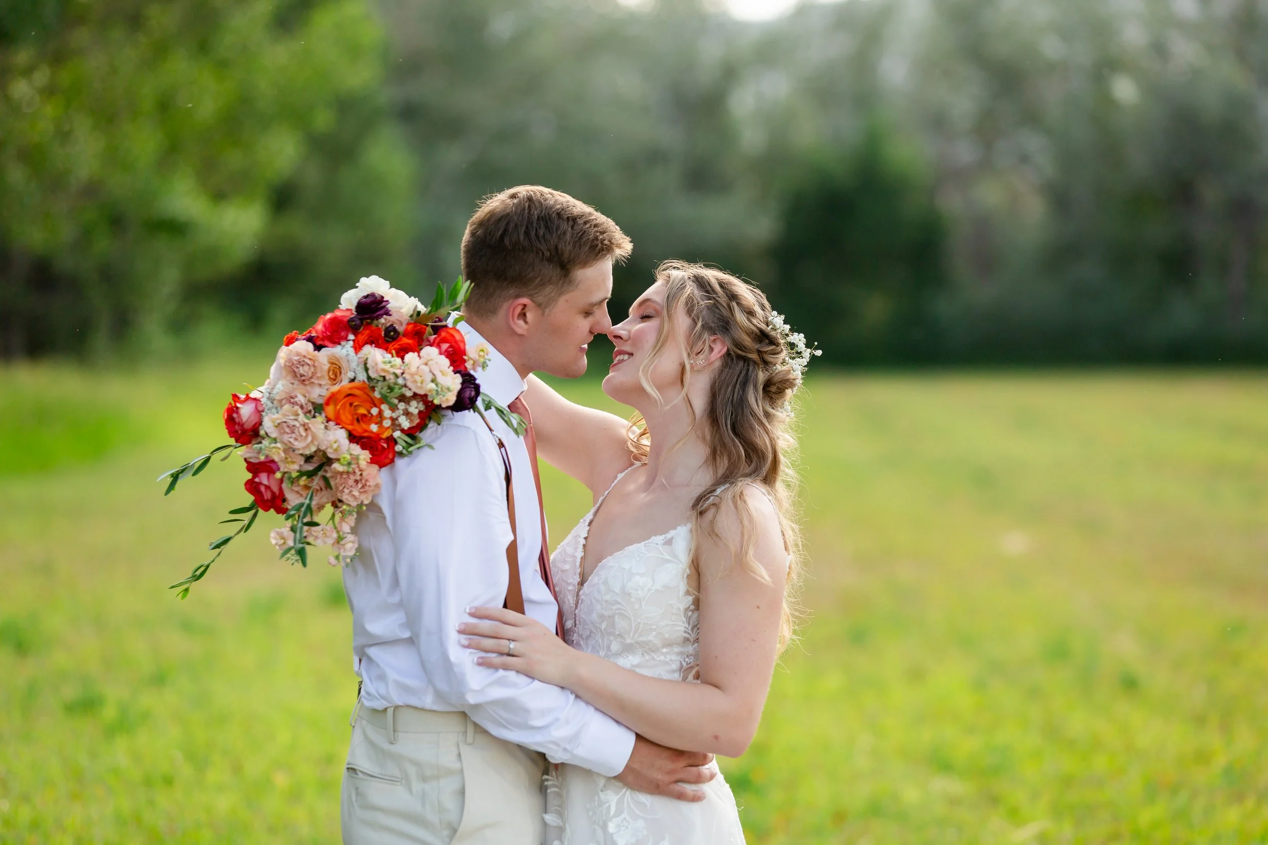 Summer wedding photography at Lone Hawk Farm, Longmont Colorado, Lisa Doane Photography