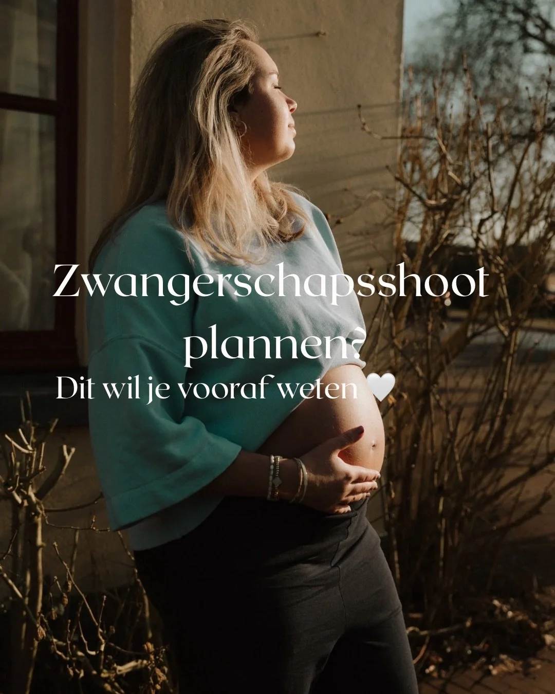 Zwanger zijn is bijzonder.
Maar voor een camera staan voelt voor veel vrouwen spannend.

En dat hoeft niet. 🤍

Tijdens mijn zwangerschapsshoots draait het niet om perfect poseren.
Het draait om een moment voor jou. Om verbinding. Om echt even samen 