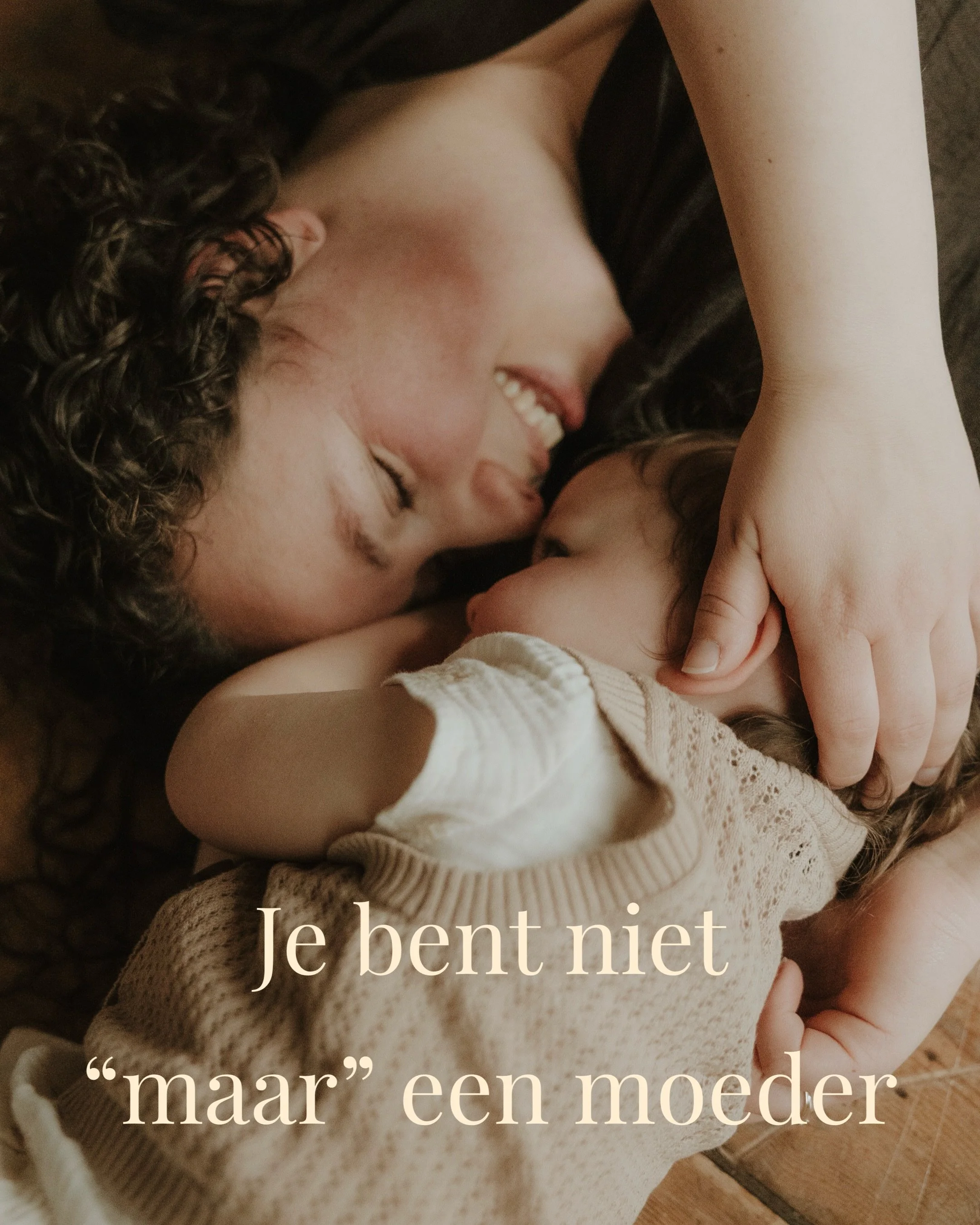 Ik las laatst een gedicht dat begon met de woorden: &ldquo;You are not &lsquo;just&rsquo; a mother.&rdquo;

En dat bleef een beetje in mijn hoofd ronddwalen&hellip;

Want als moeder voelen we ons soms alsof wat we doen vanzelfsprekend is. Alsof zorge