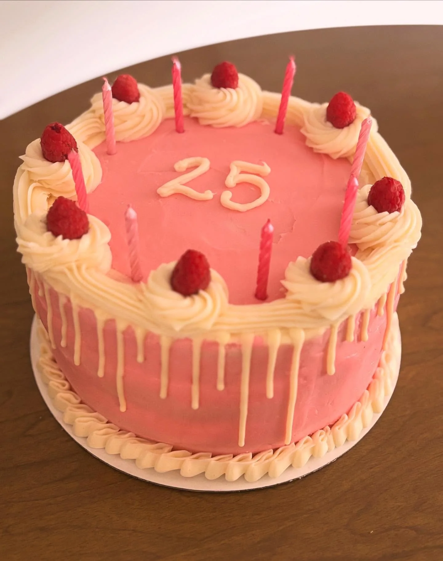 A sweet cake for the sweetest girl! Hoping this lemon cake with raspberry cream filling is the perfect start Ashley&rsquo;s 25th year 💗🍋