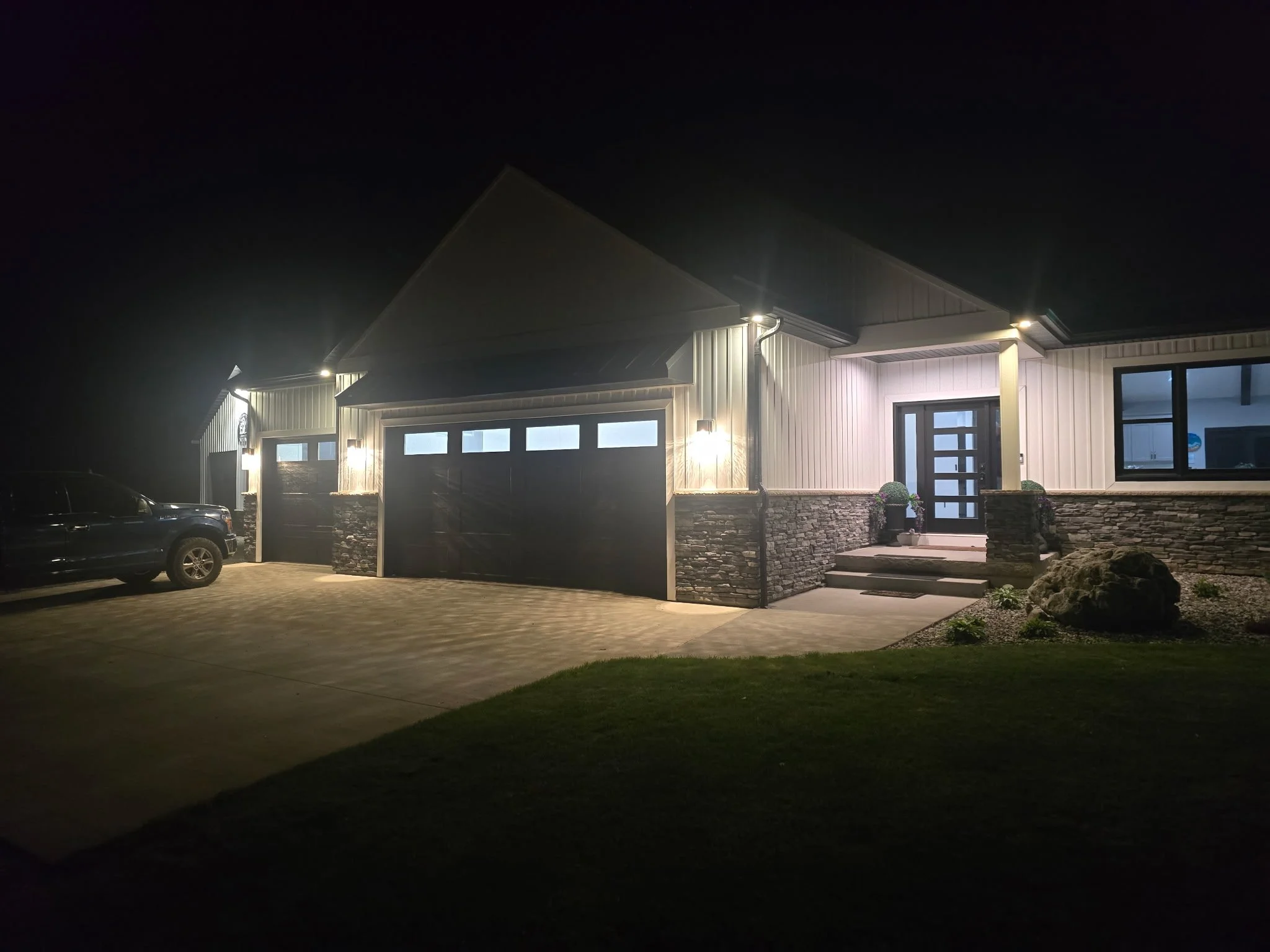 Exterior_Lighting_2.JPG