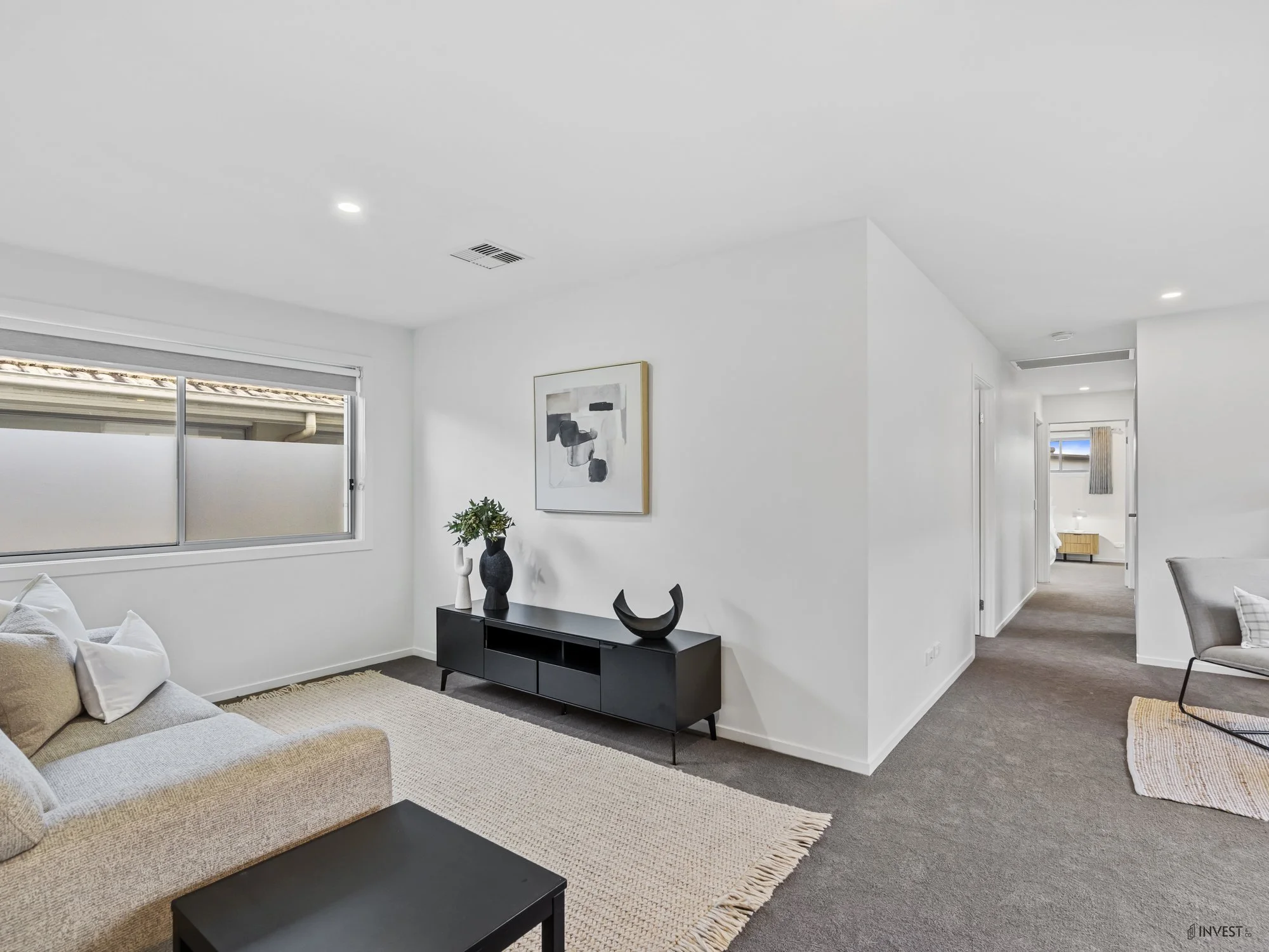 008_Open2view_ID950083-_P__102_Hillcrest_Street.jpg
