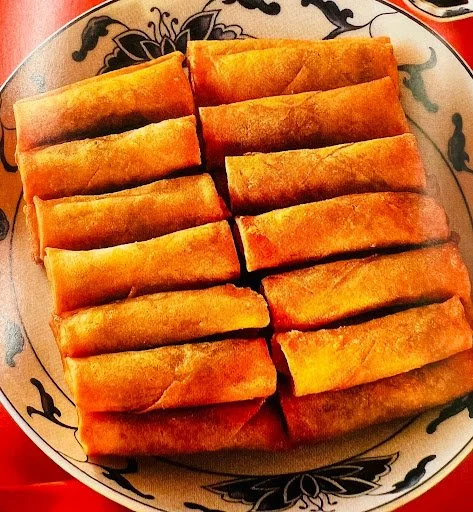 Fresh tuna spring rolls served with harissa mayonnaise