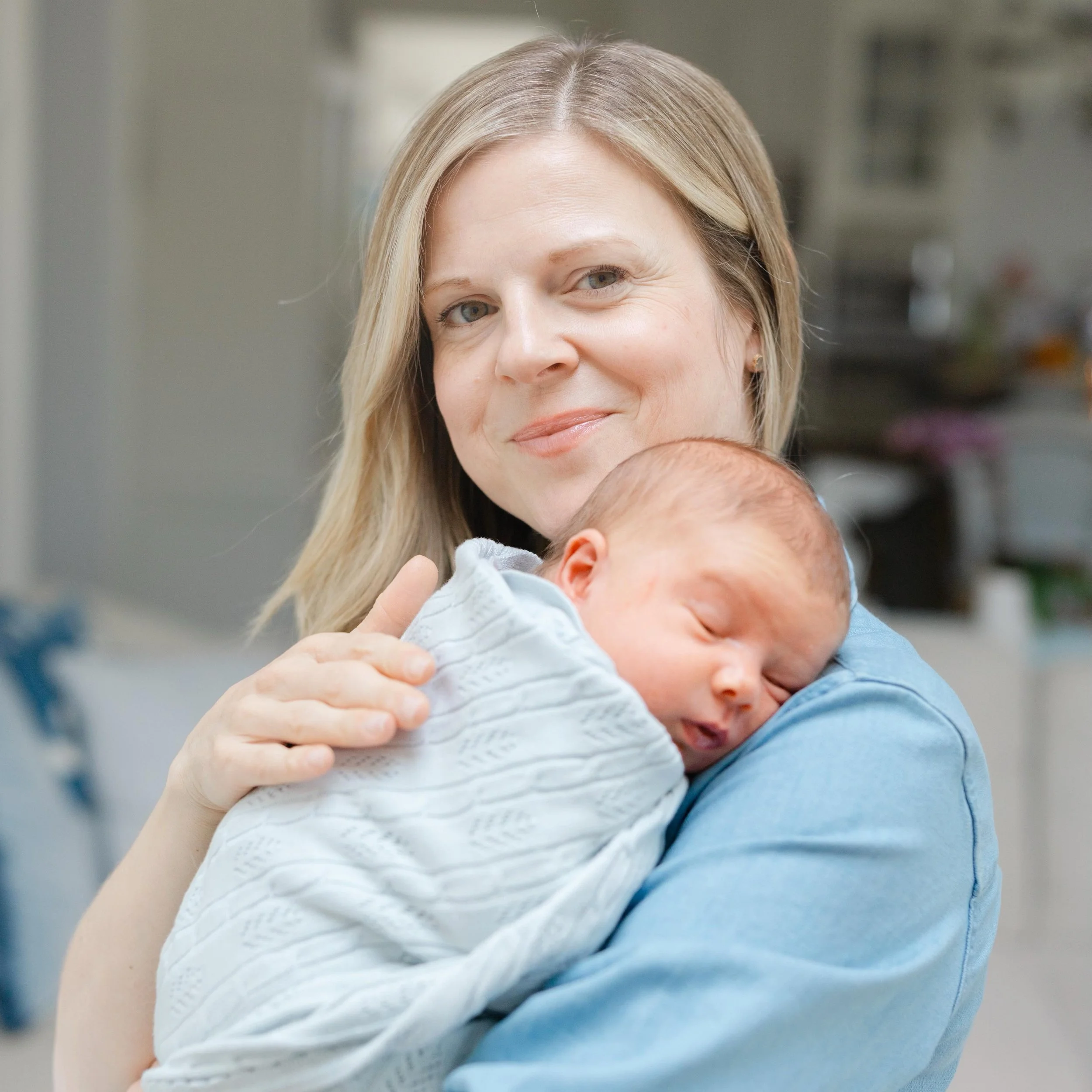 This beautiful mama needed her own square🥰 I will always, always tell mothers: no matter how tired you feel, what your hair looks like, or how much you&rsquo;re overthinking the angle&mdash;get in the photo anyway. Your babies want to see you there 