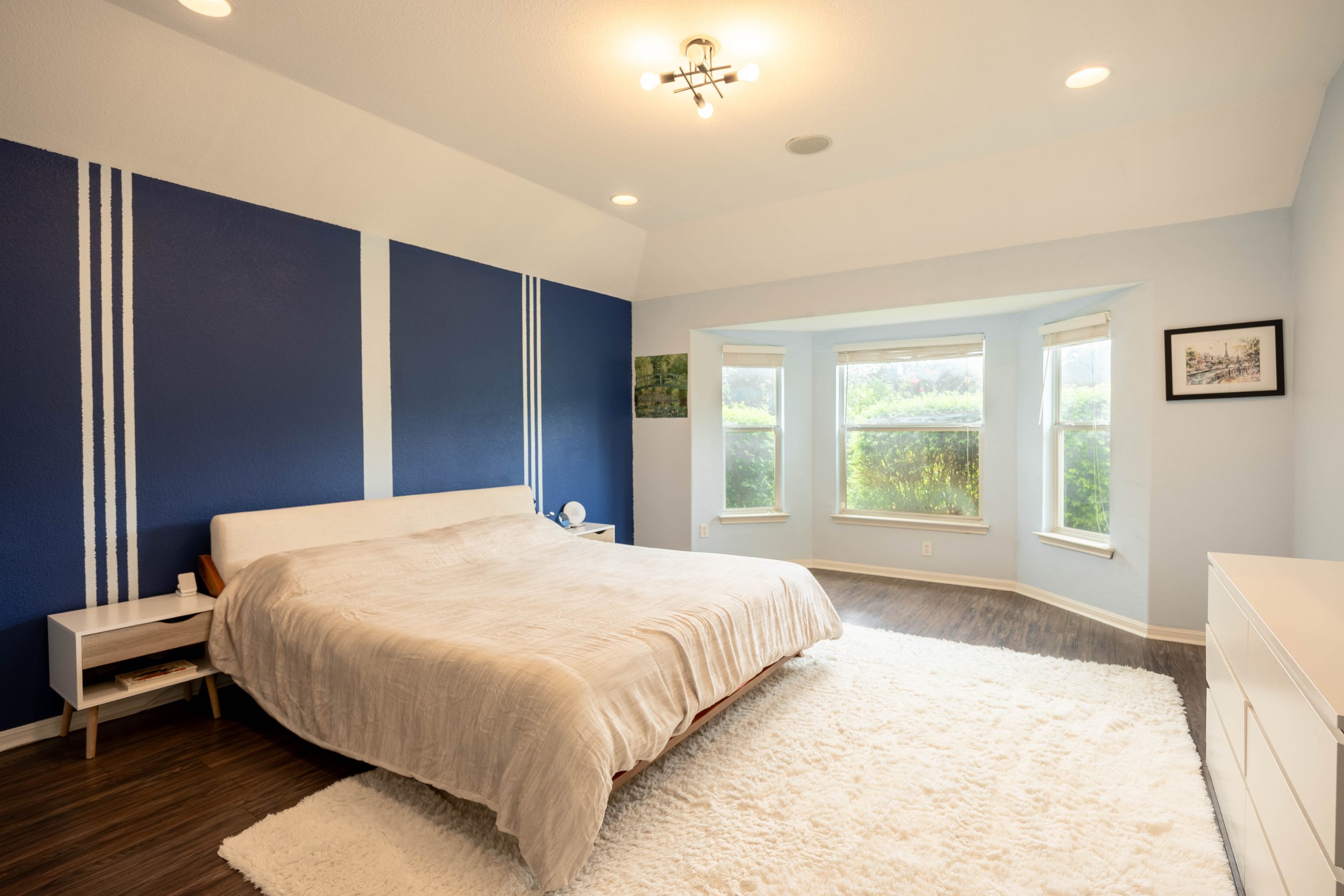 (9)_1301Rimstone_MasterBed_Window.jpg