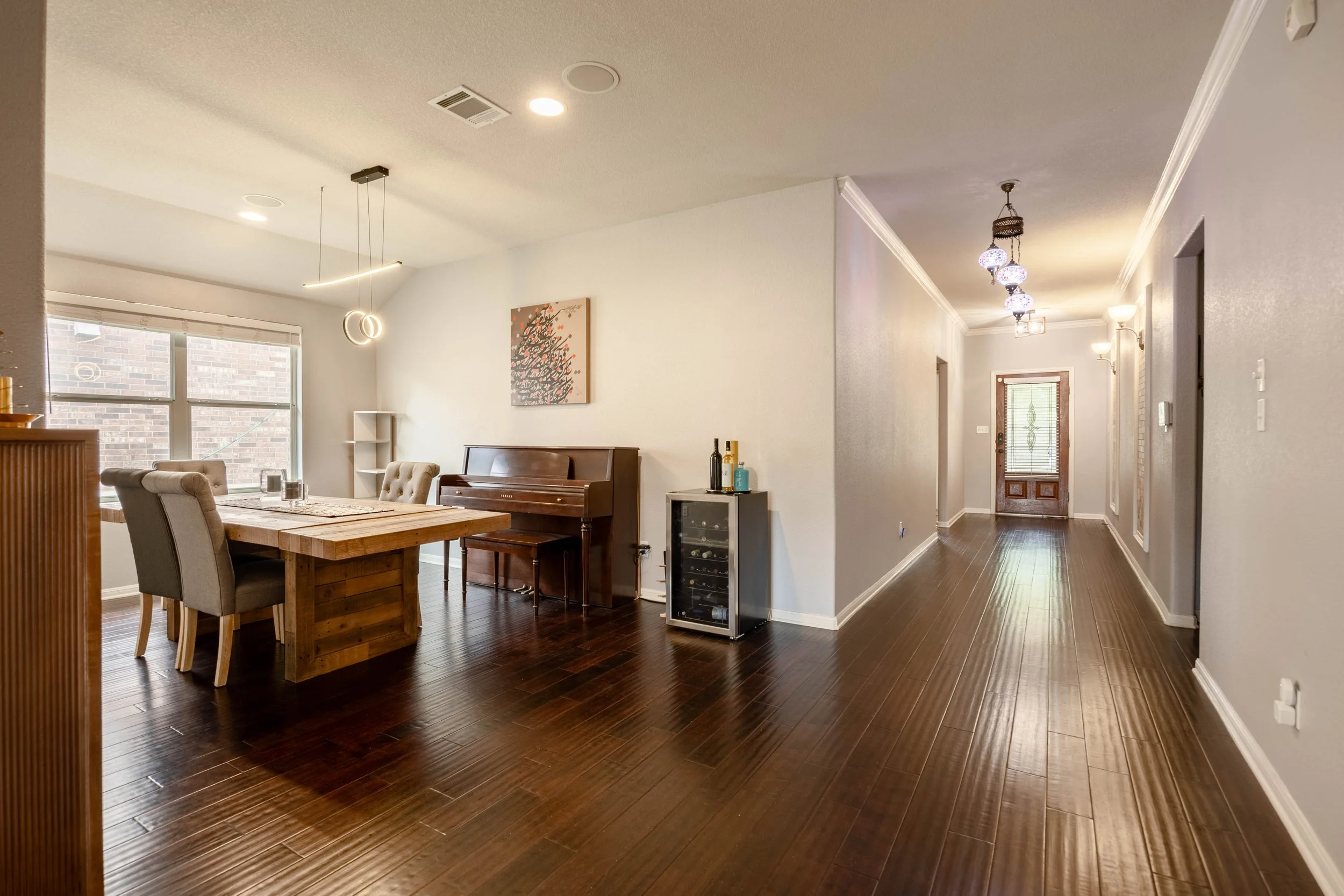 (8)_1301Rimstone_Dining_ Entry.jpg