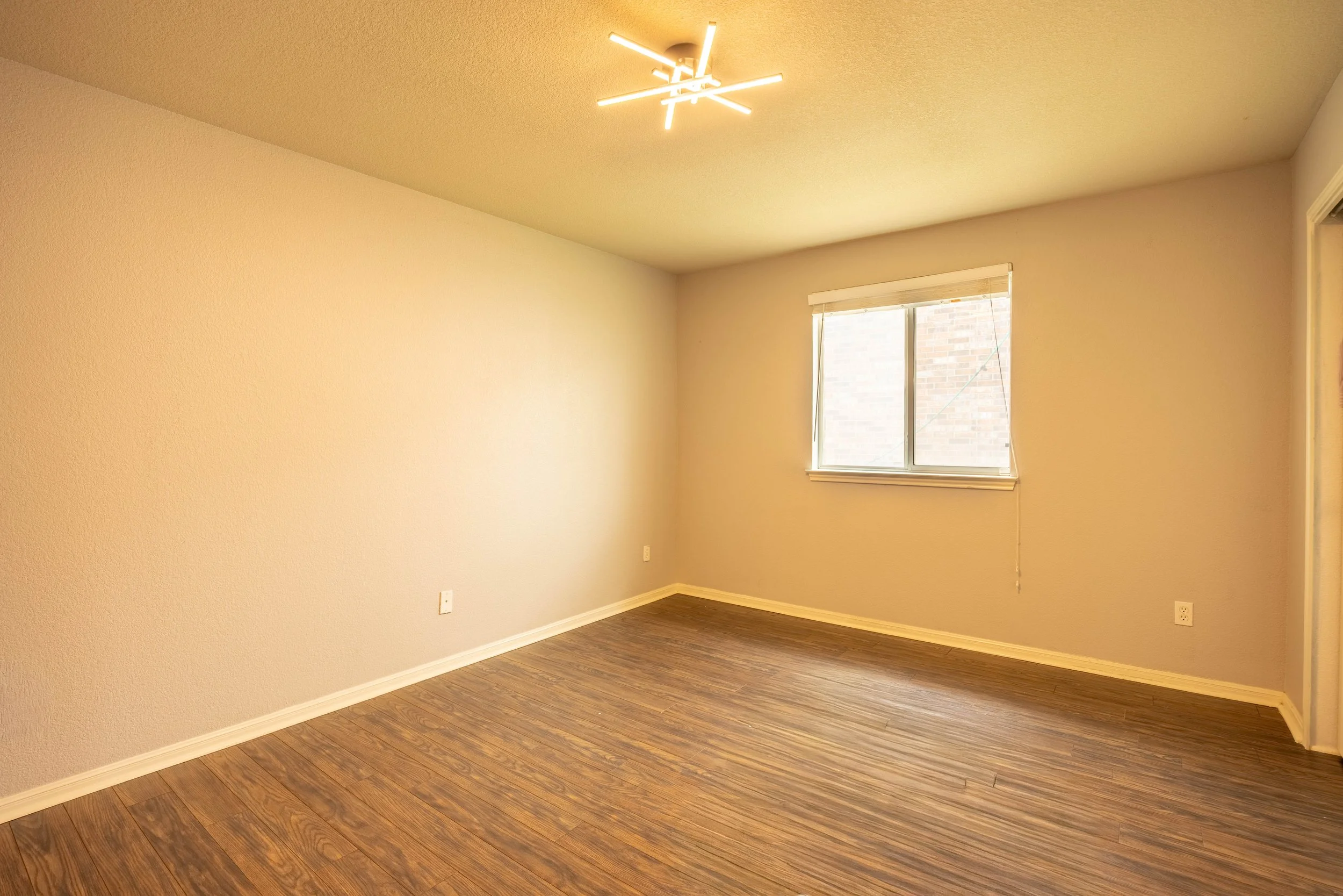 (15)_1301Rimstone_ThirdBedroom.jpg