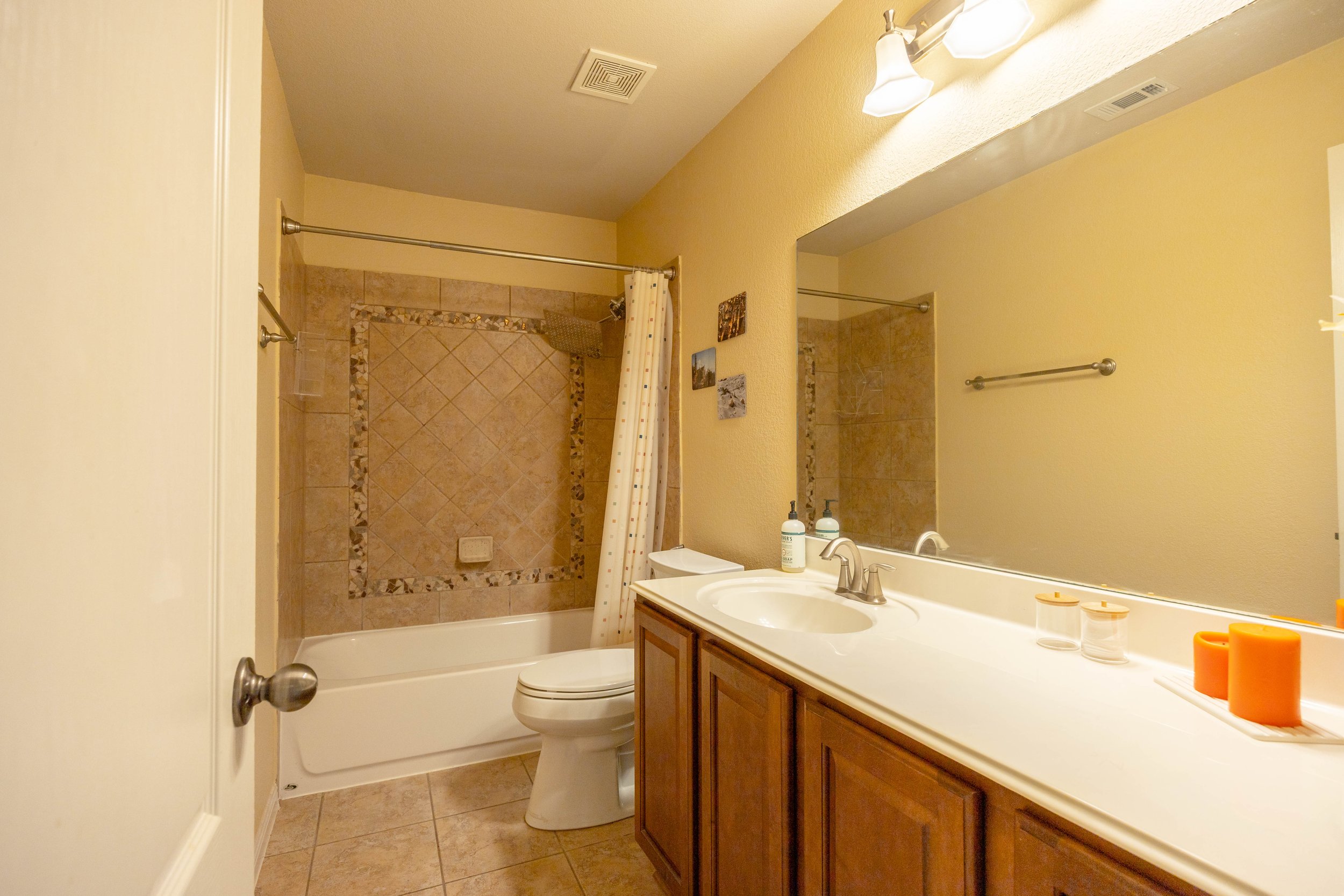 (14)_1301Rimstone_SecondBath.jpg