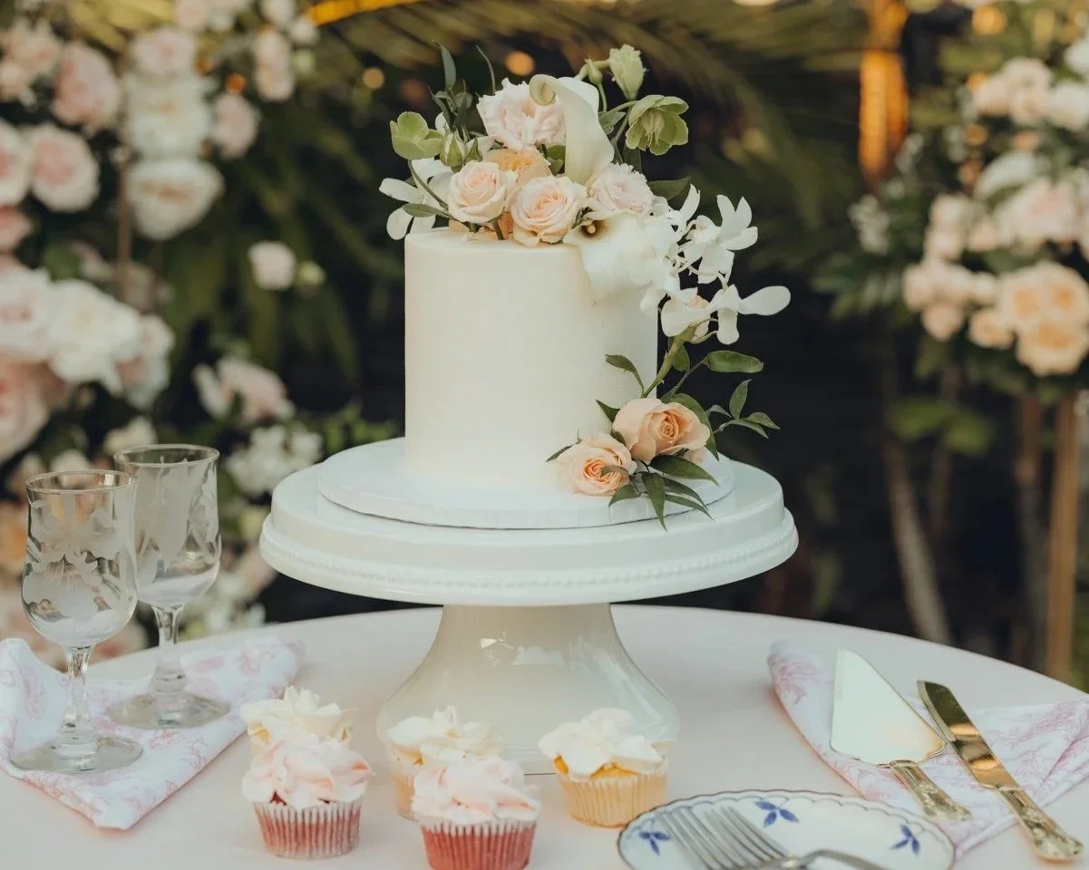 Wedding cake with flowers