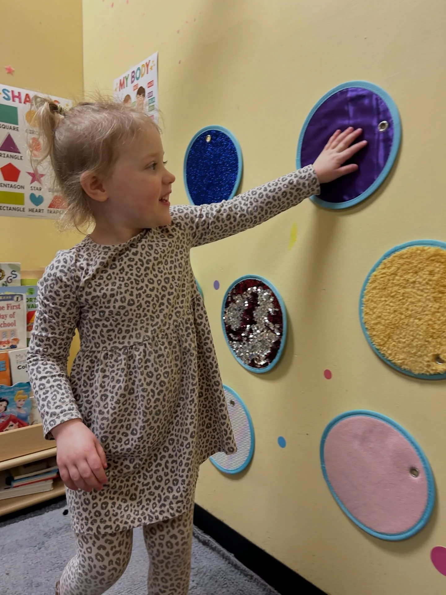 Little hands, big discoveries 🐜✨

Sensory play is more than just fun &mdash; it&rsquo;s how young minds grow. Exploring different textures helps children:
&bull; regulate their emotions and stay calm
&bull; build body awareness and coordination
&bul