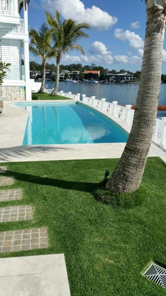 Empire-Zoysia-Turf-Grass-Lawn-GC-Pool-1-Australian-Lawn-Concepts-e.webp