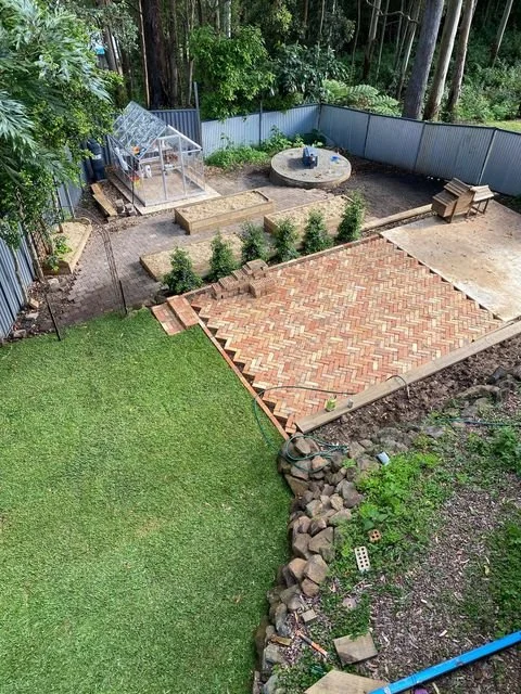 Thanks Greg for sending in your pics of your new Sapphire Buffalo lawn, looks awesome!
