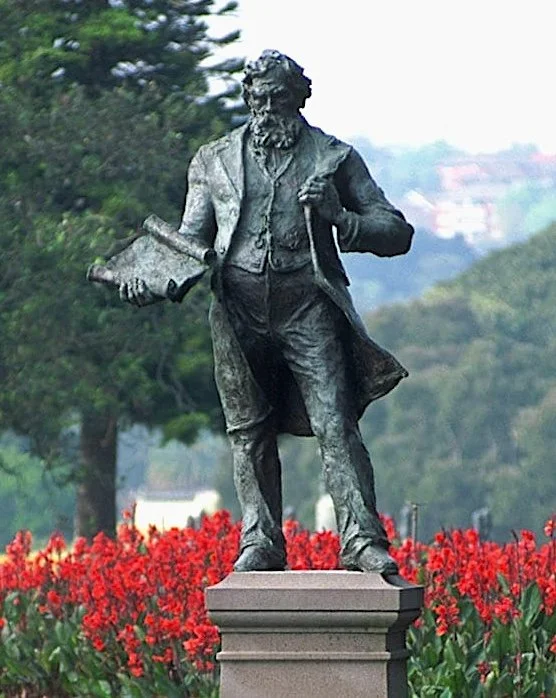 Sir-Henry-Parkes-Centennial-Park-Statues copy 2.jpg